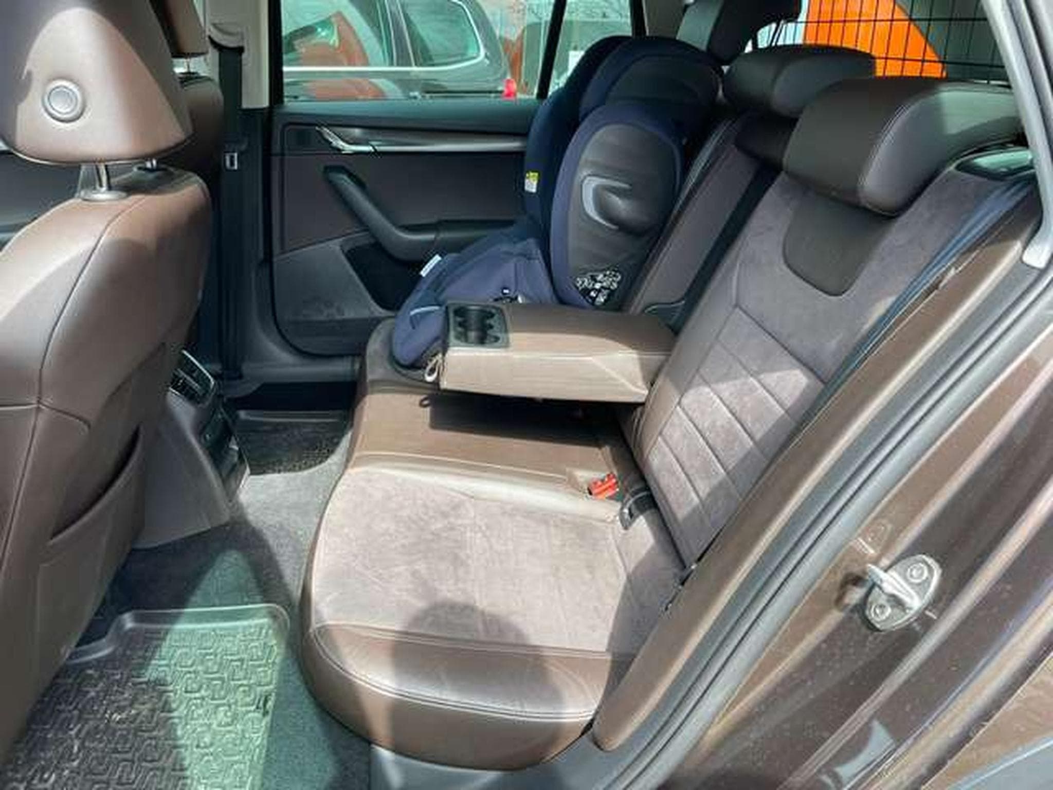 Skoda Octavia SCOUT break 2.0 TDI 4x4 DSG (2015) - Photo 28