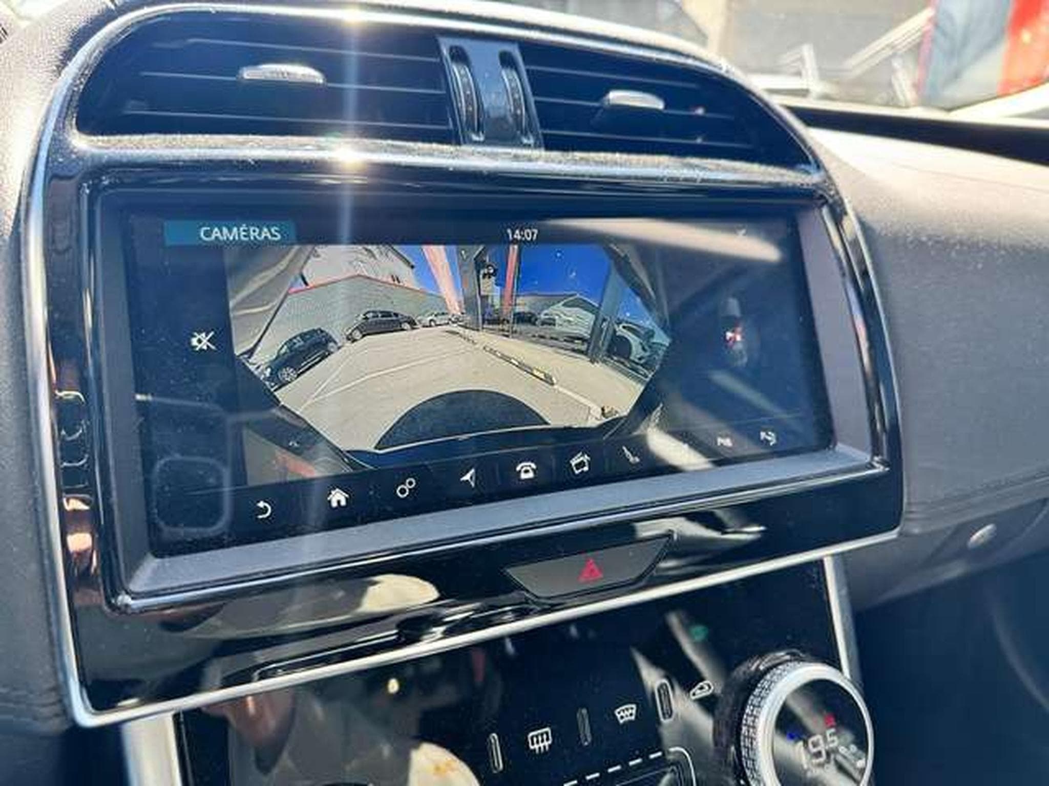 Jaguar XE XE P250 Aut. SE / JUSQU'A 48 MOIS DE GARANTIE (2020) - Photo 13