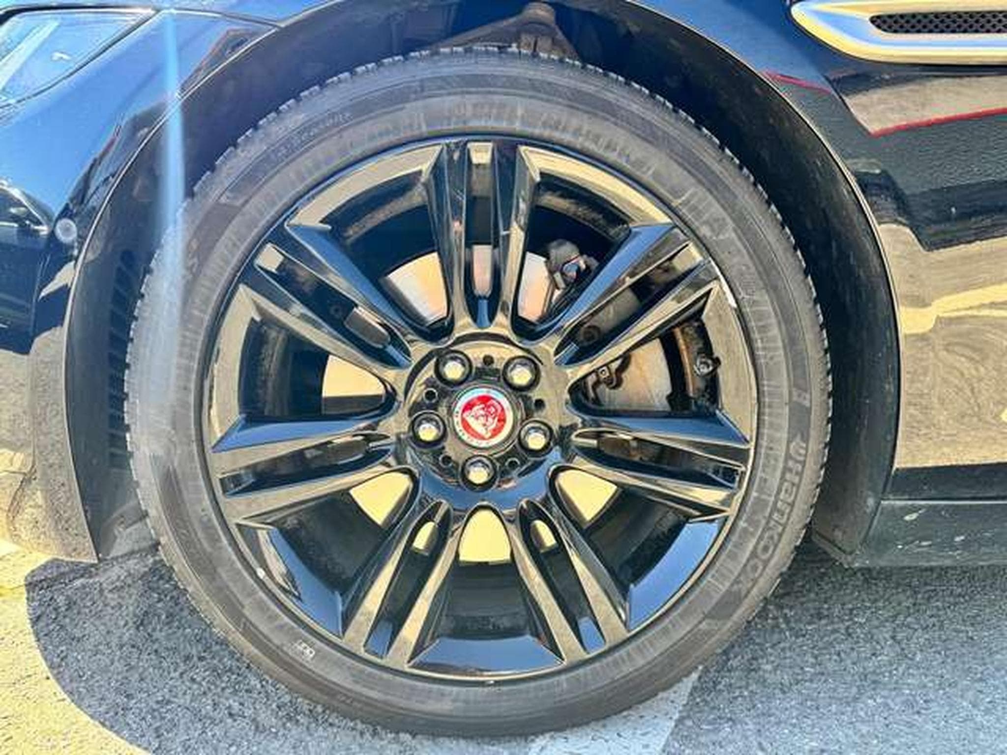 Jaguar XE XE P250 Aut. SE / JUSQU'A 48 MOIS DE GARANTIE (2020) - Photo 19