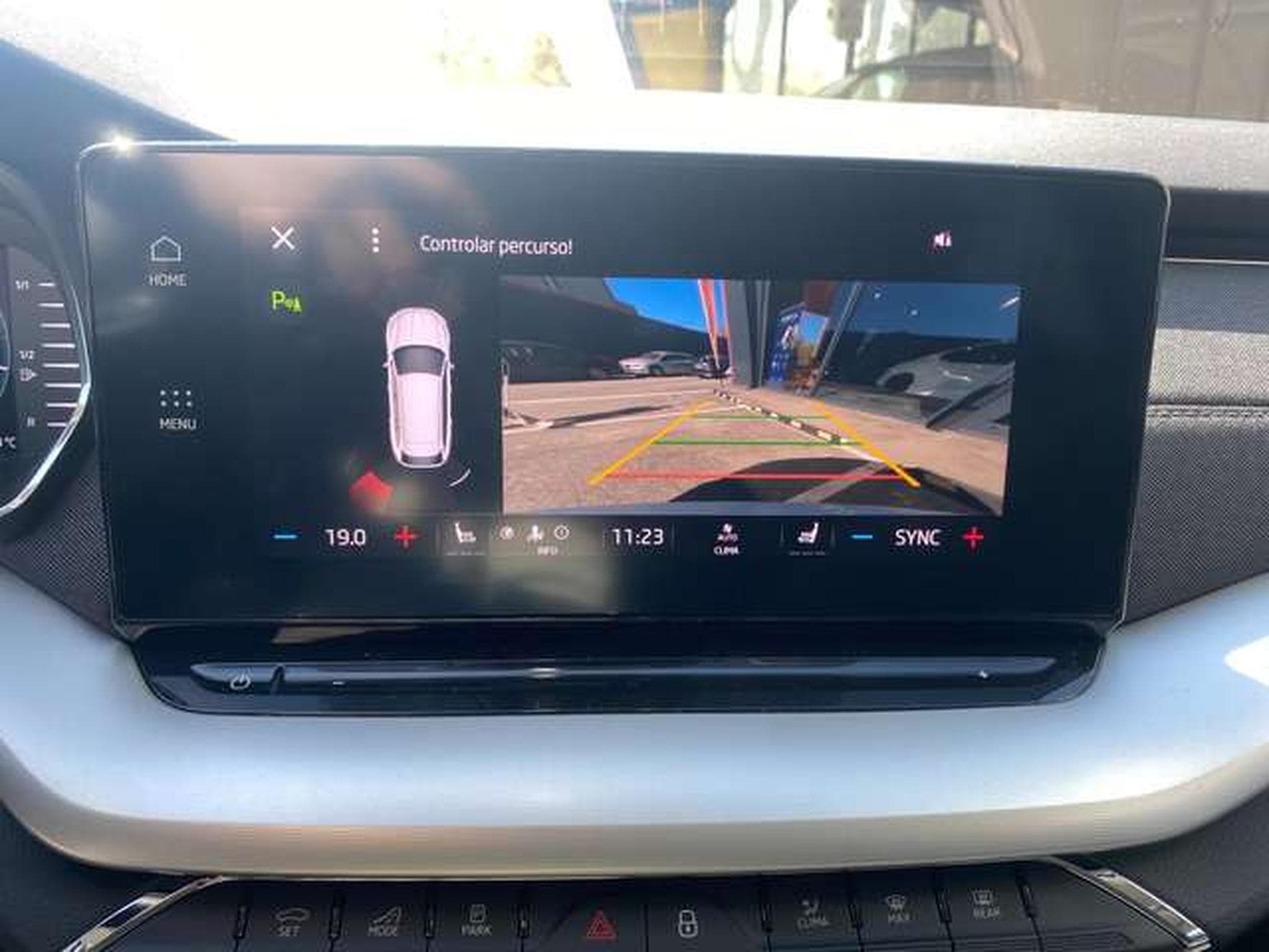 Skoda Octavia Octavia Combi 2.0 TDI DSG Edition Plus (2024) - Photo 14