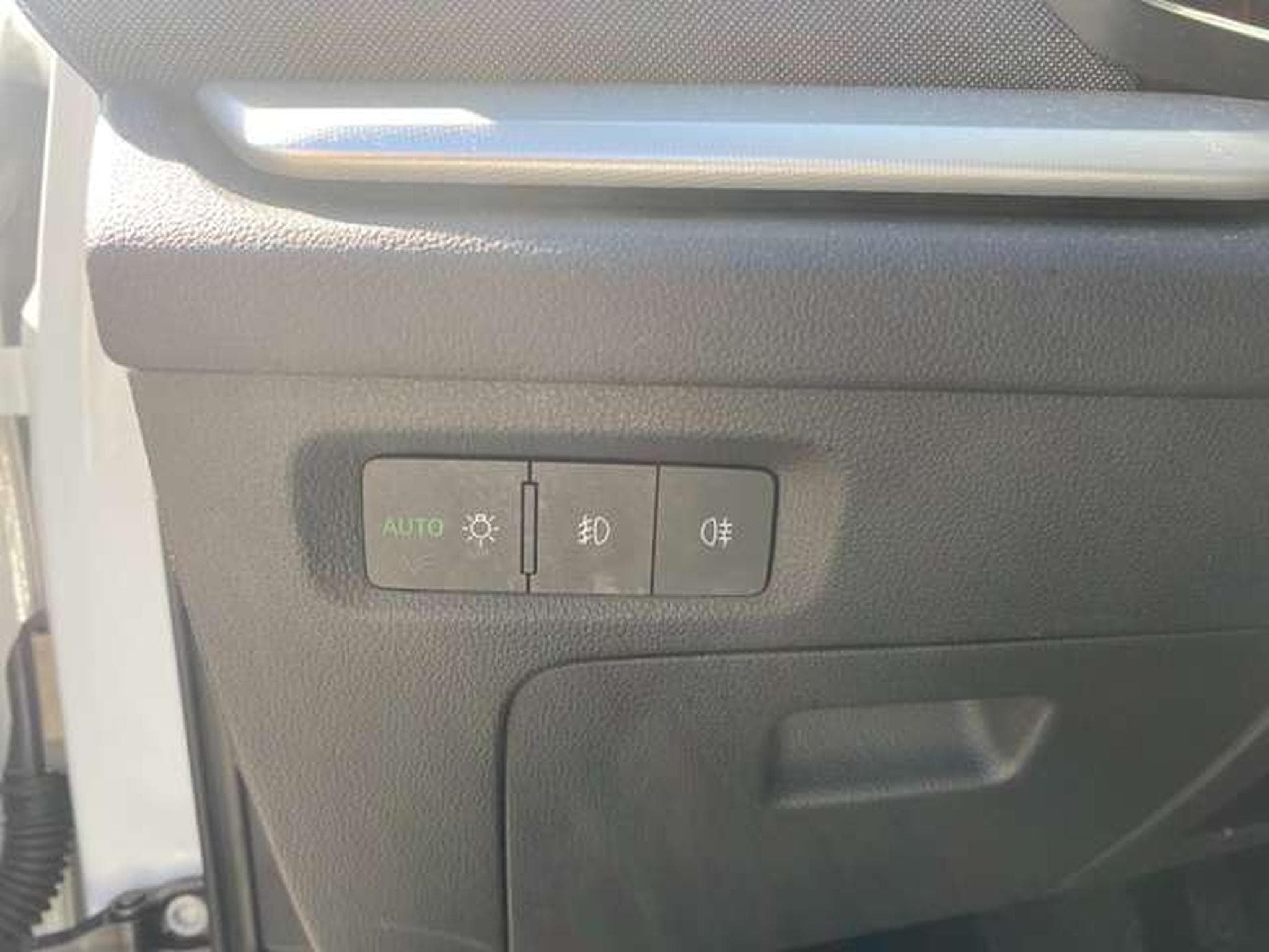 Skoda Octavia Octavia Combi 2.0 TDI DSG Edition Plus (2024) - Photo 17