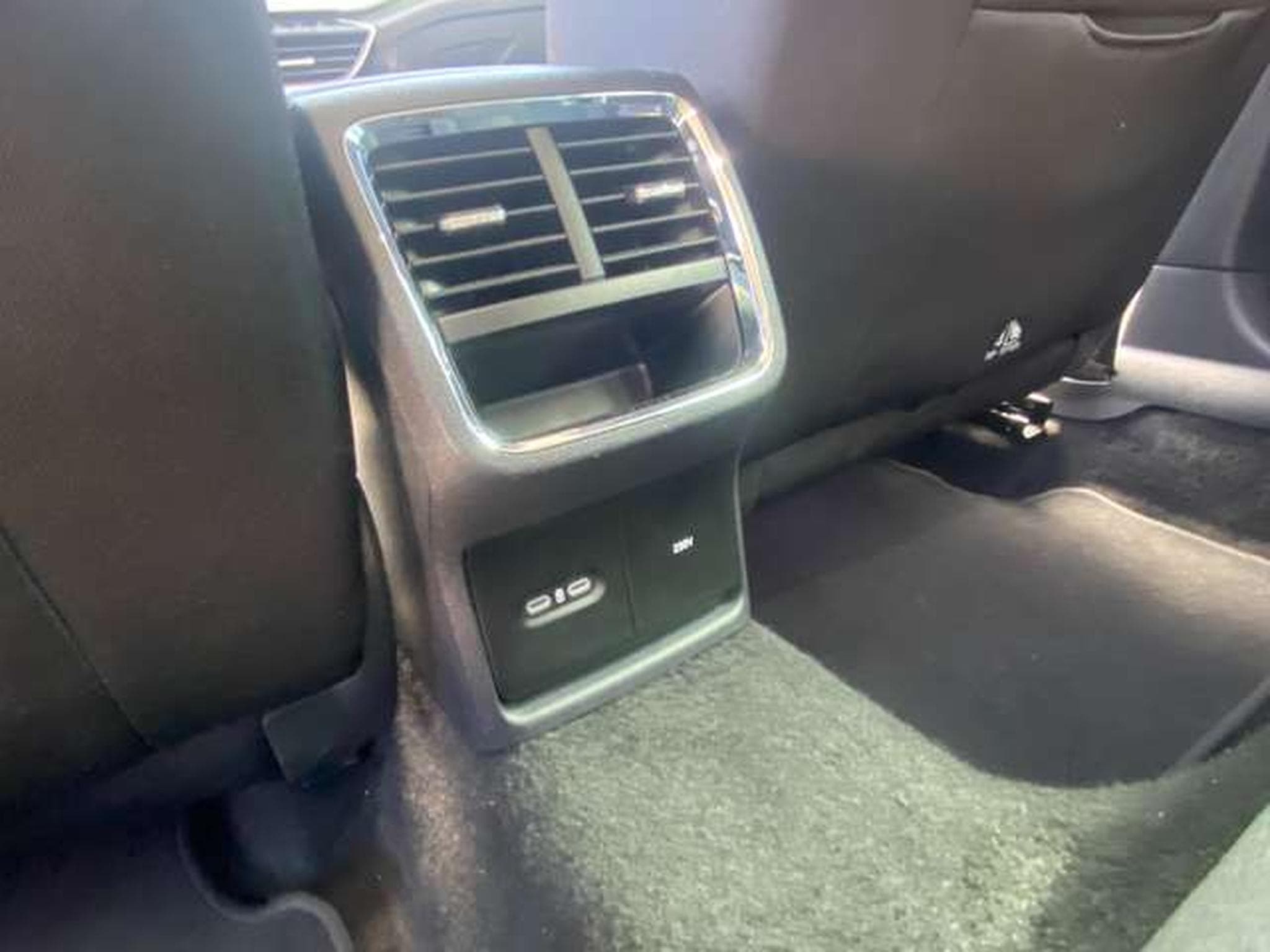 Skoda Octavia Octavia Combi 2.0 TDI DSG Edition Plus (2024) - Photo 18