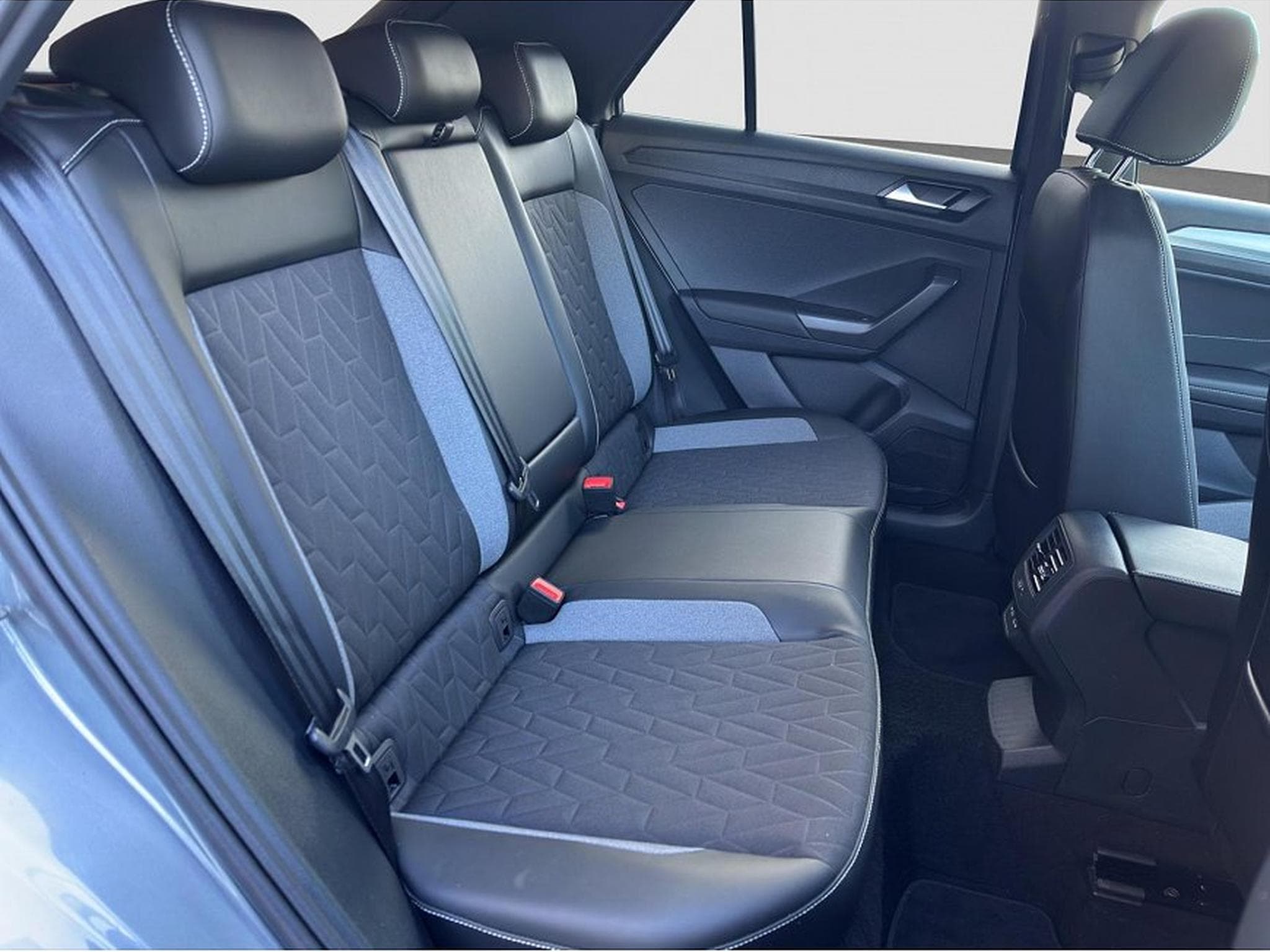 VW T-Roc (2025) - Foto 18