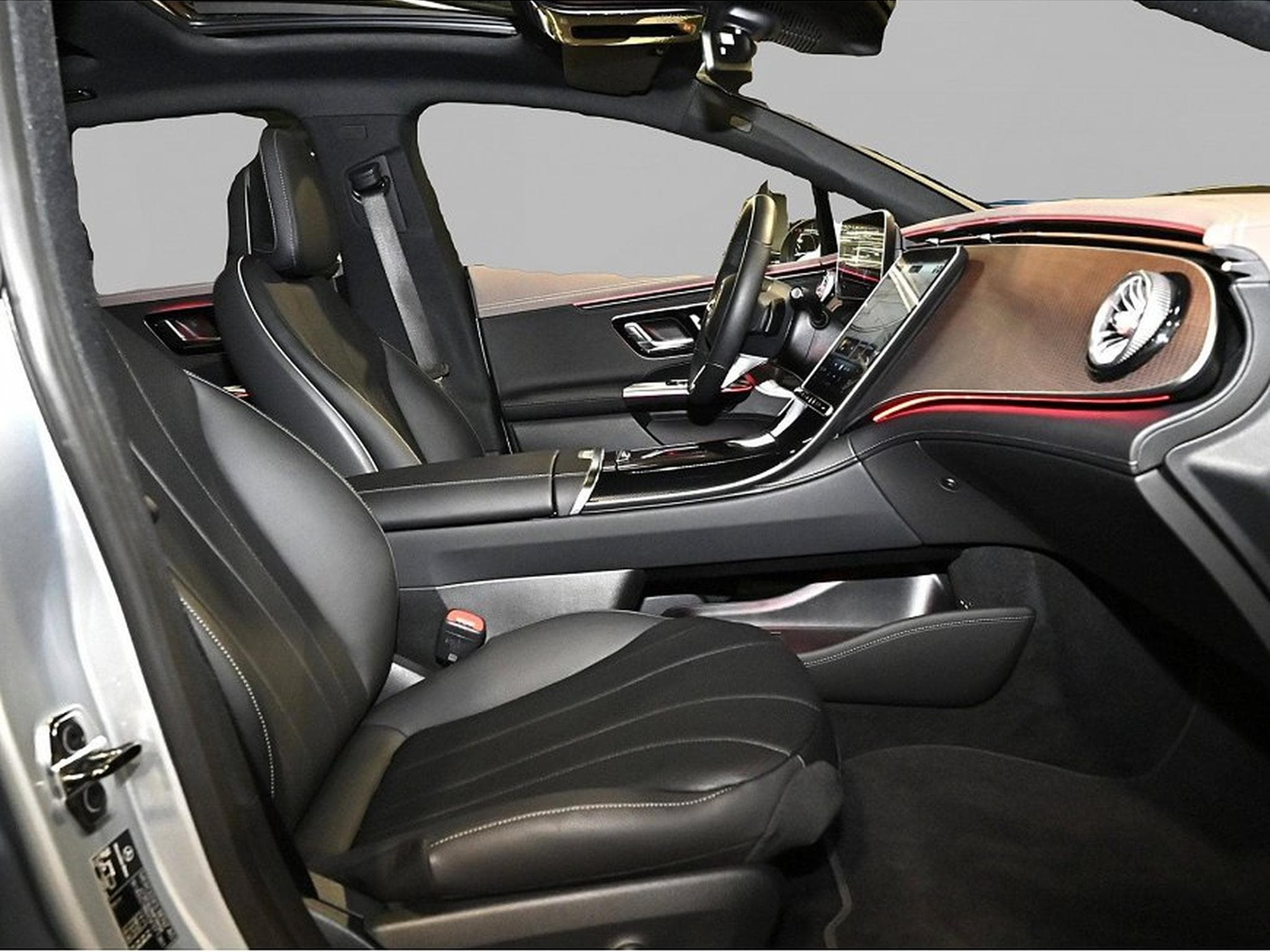 Mercedes EQ (2025) - Photo 2
