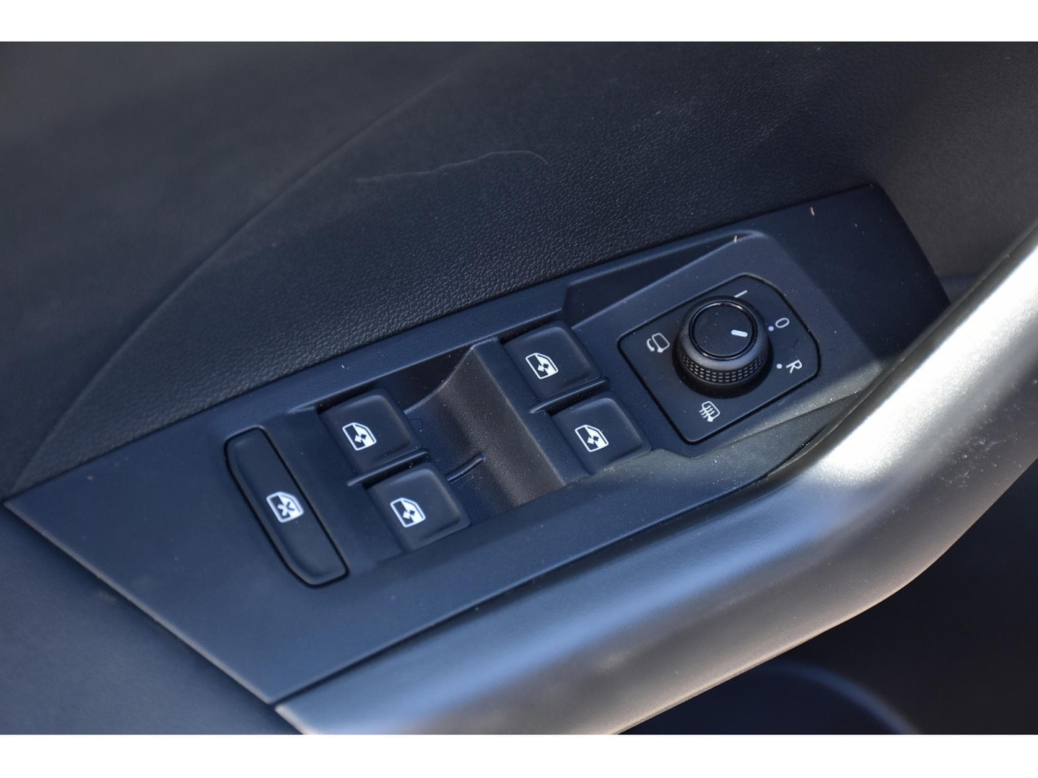 VW T-Cross 1.0 TSI Life DSG SG CHFF ACC TRAVEL SIDE CAM NEUF (2026) - Foto 23