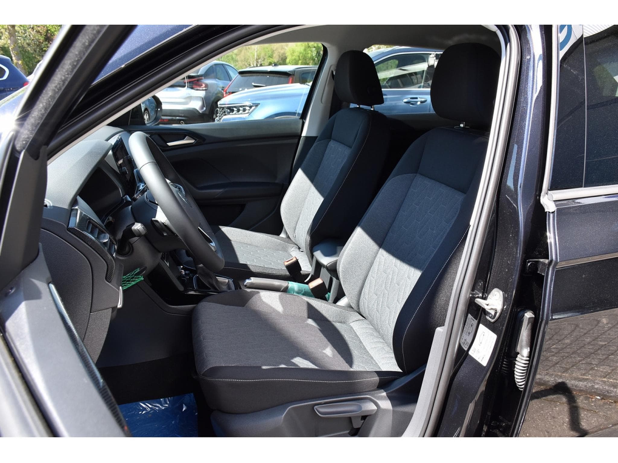 VW T-Cross 1.0 TSI Life DSG SG CHFF ACC TRAVEL SIDE CAM NEUF (2026) - Foto 6