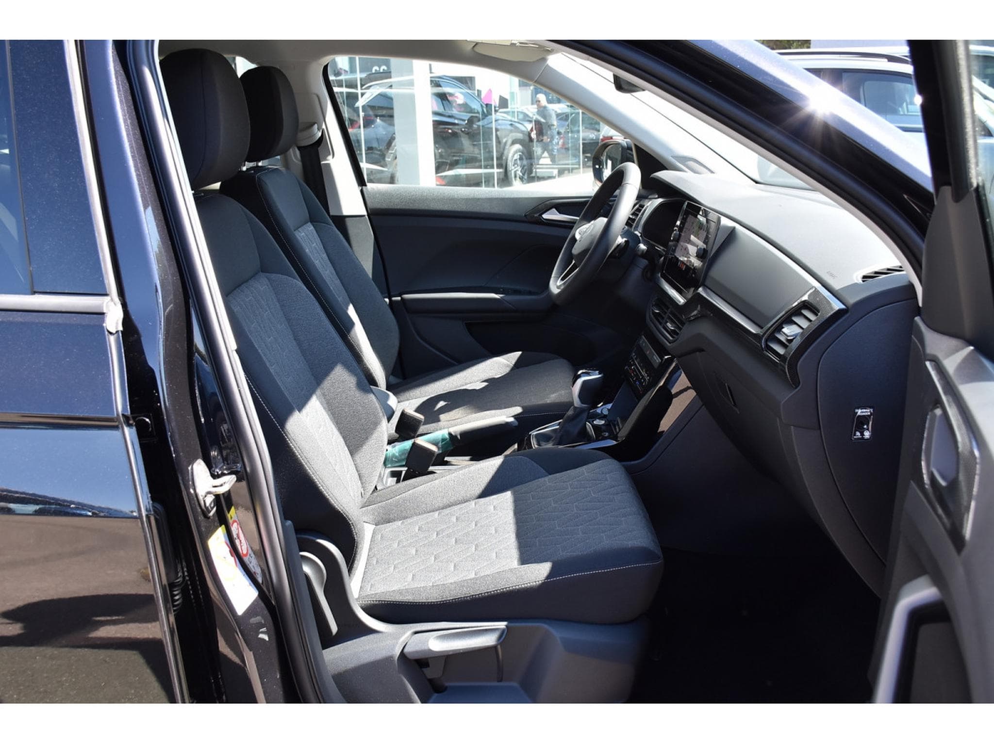 VW T-Cross 1.0 TSI Life DSG SG CHFF ACC TRAVEL SIDE CAM NEUF (2026) - Foto 7