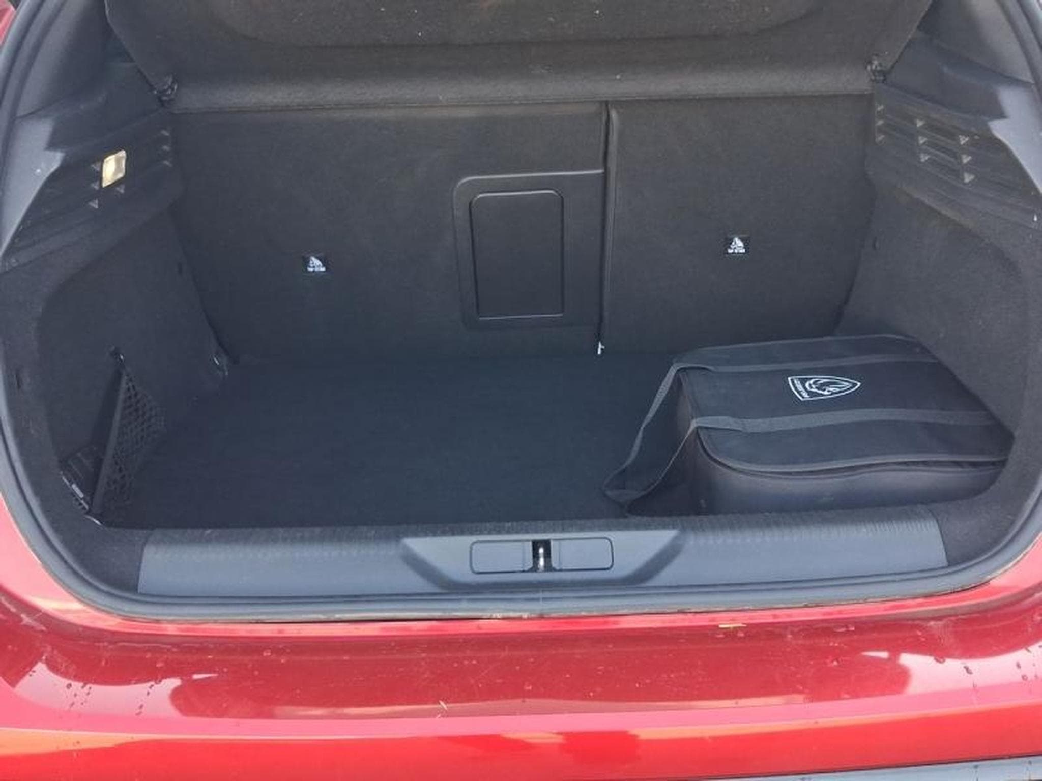 PEUGEOT 308 PHEV 180ch GT e-EAT8 (2023) - Photo 8