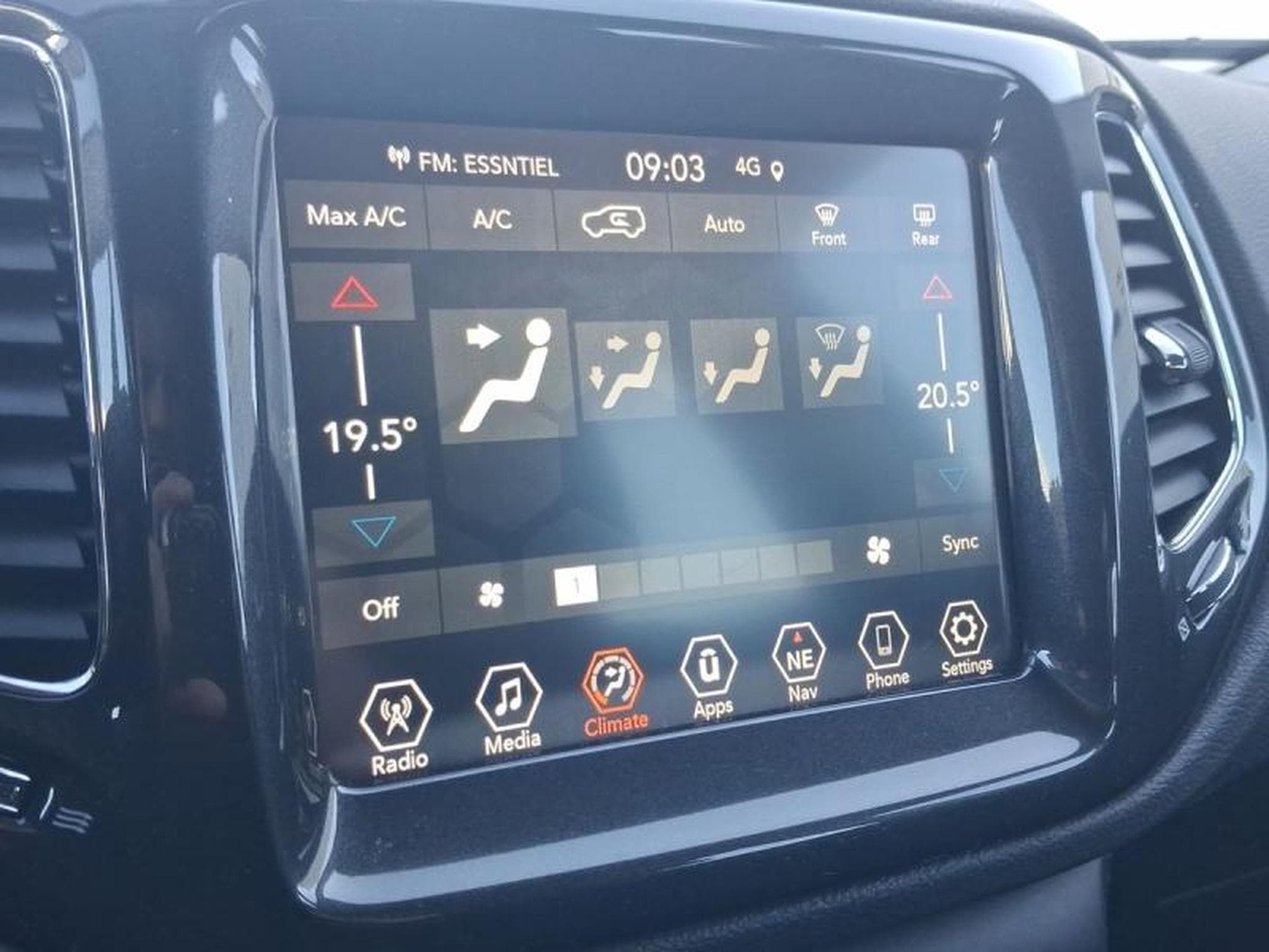 JEEP Compass 1.3 Turbo T4 240ch PHEV 4xe S AT6 eAWD (2021) - Photo 12