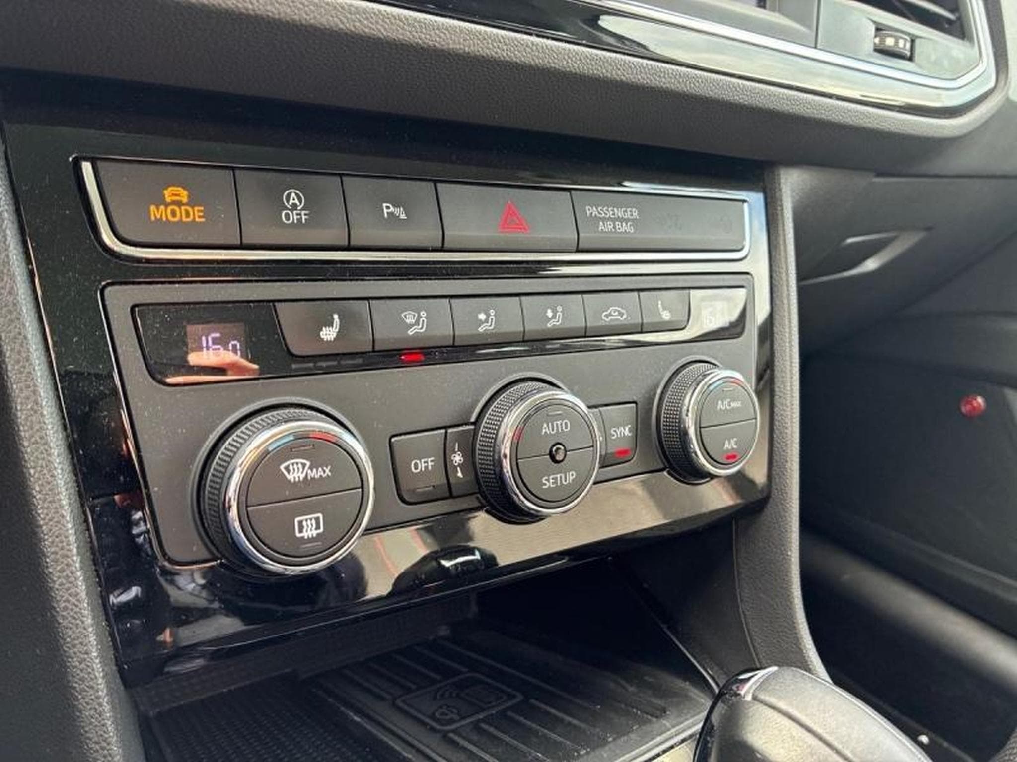 SEAT Leon 1.8 TSI 180ch FR Start&Stop DSG (2018) - Photo 9