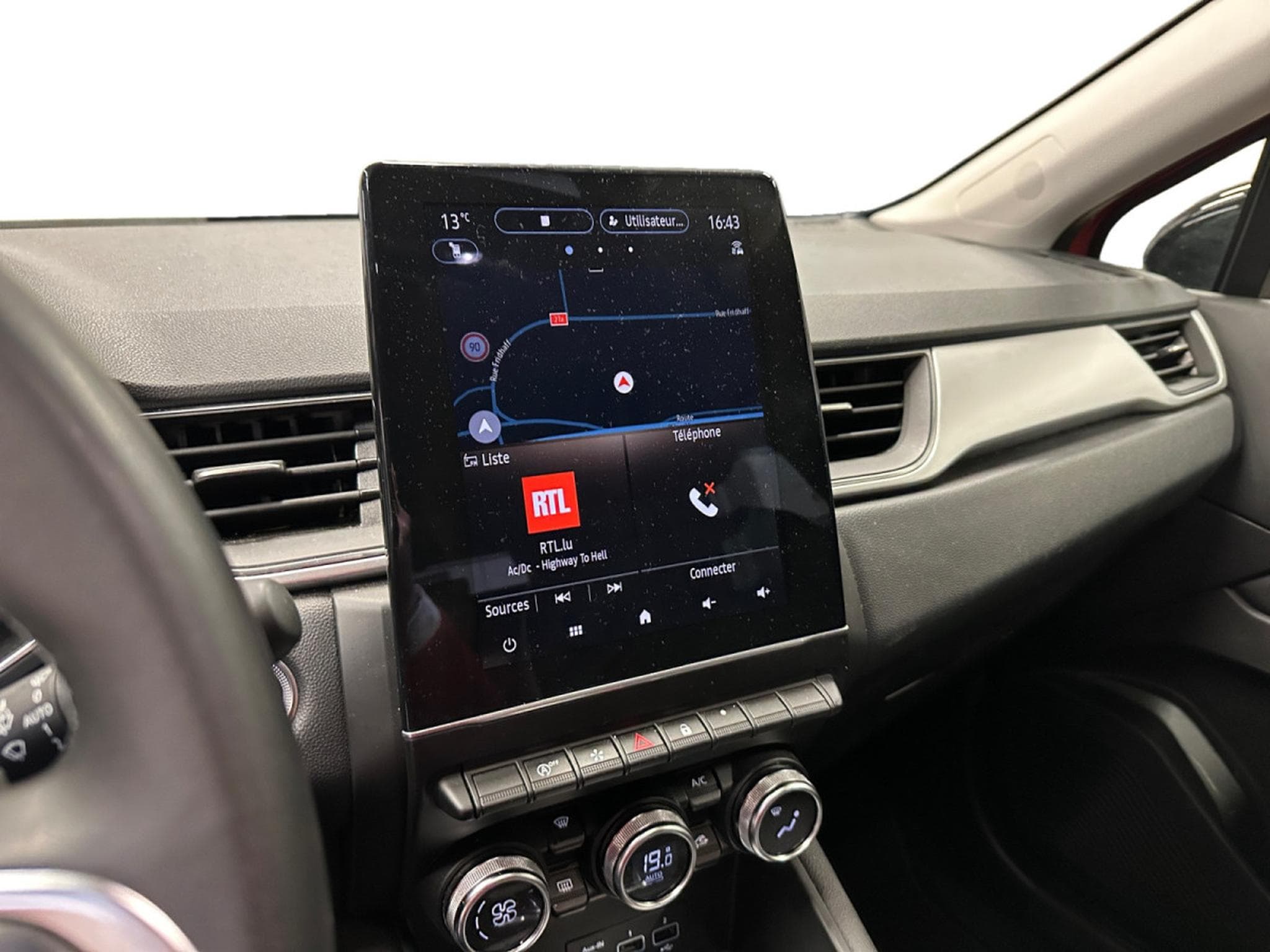 Renault Captur 1.33 TCe MHEV Techno140 EDC GPF (2023) - Photo 10