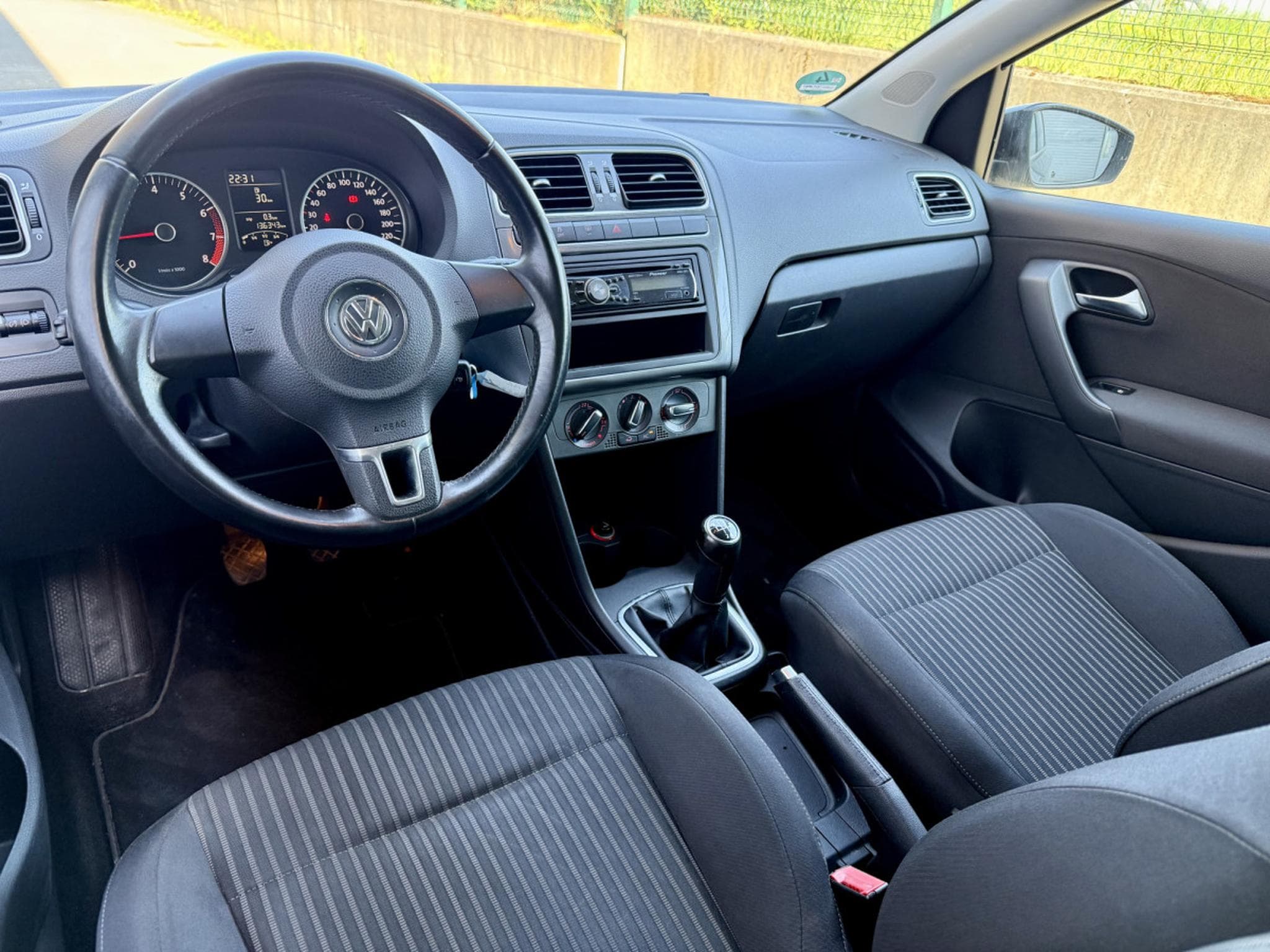 VW Polo 1.4 Fsi 85 Comfortline (2010) - Photo 4