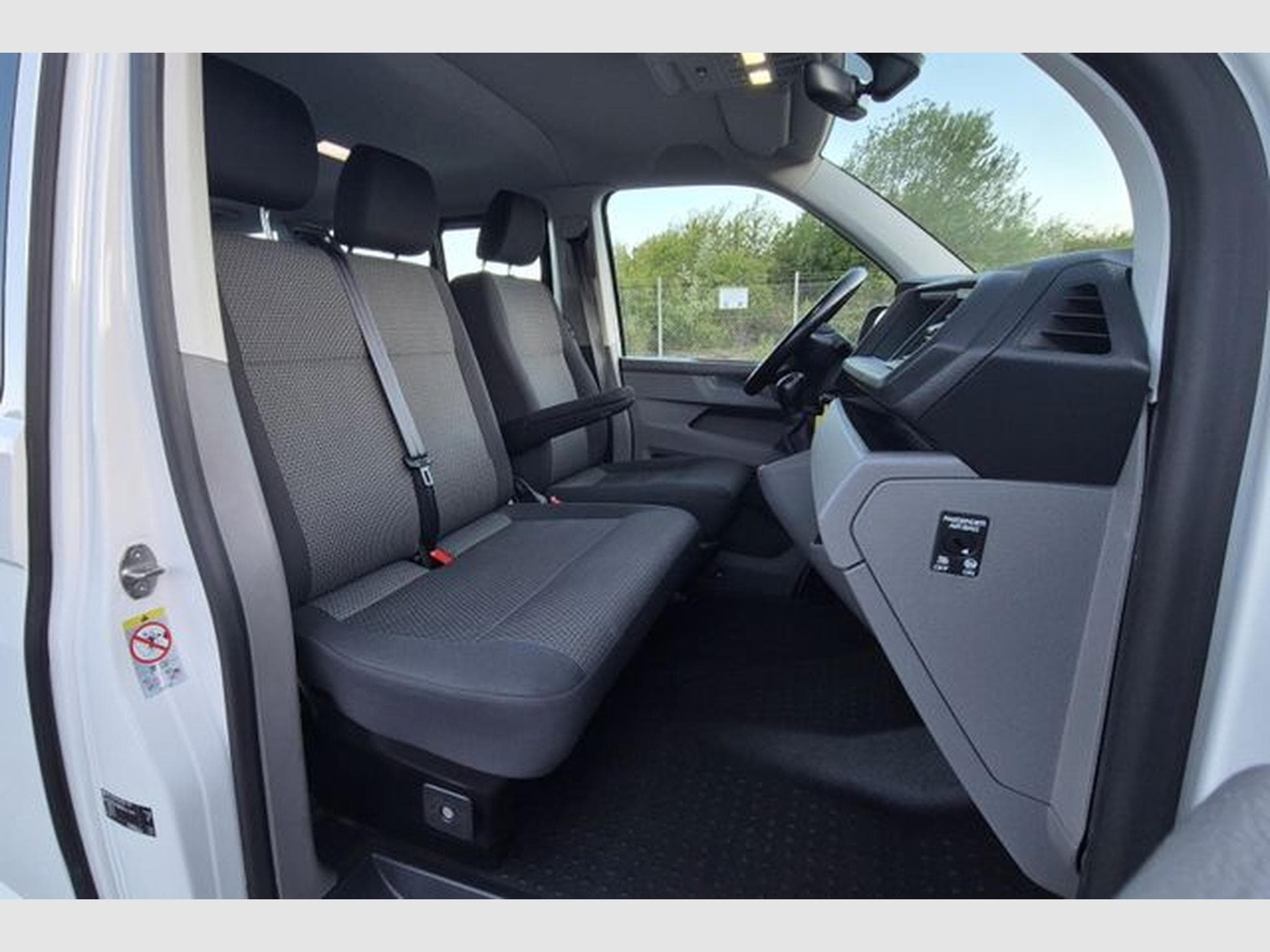 VW T6.1 Caravelle Trendline, DSG, 150 PS (2022) - Photo 14