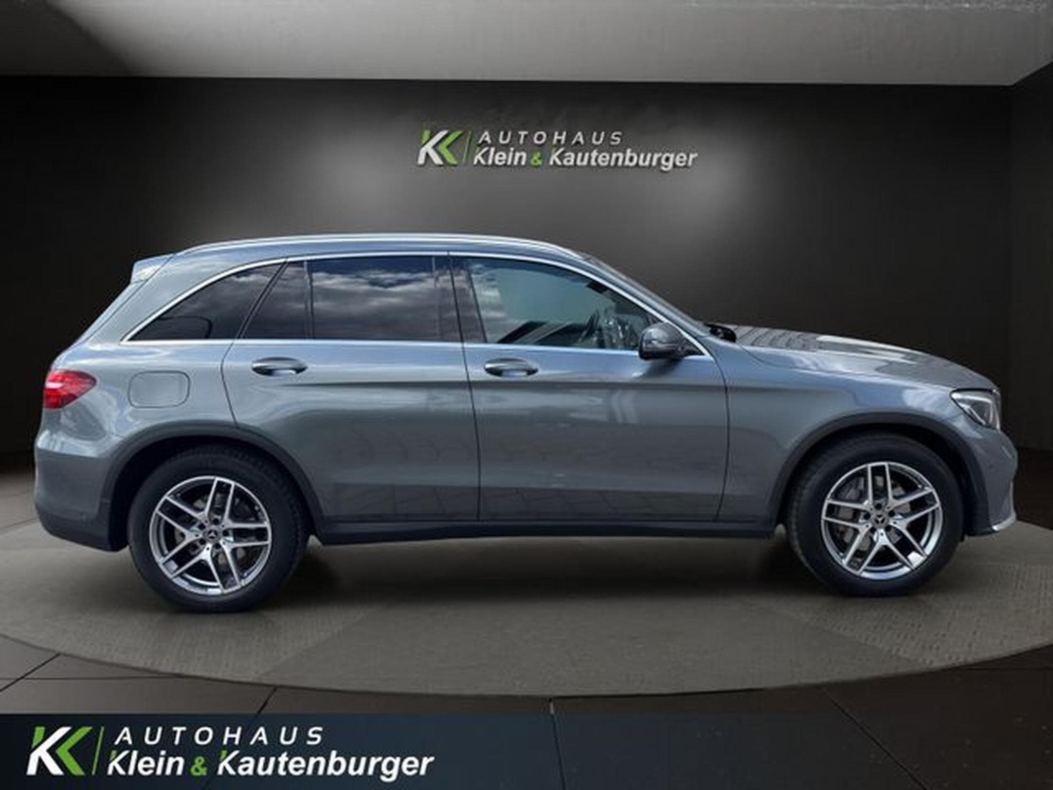 Mercedes GLC 250 GLC 250 AMG Line 4Matic +PANO+AHK+KAMERA+LED (2018) - Photo 4
