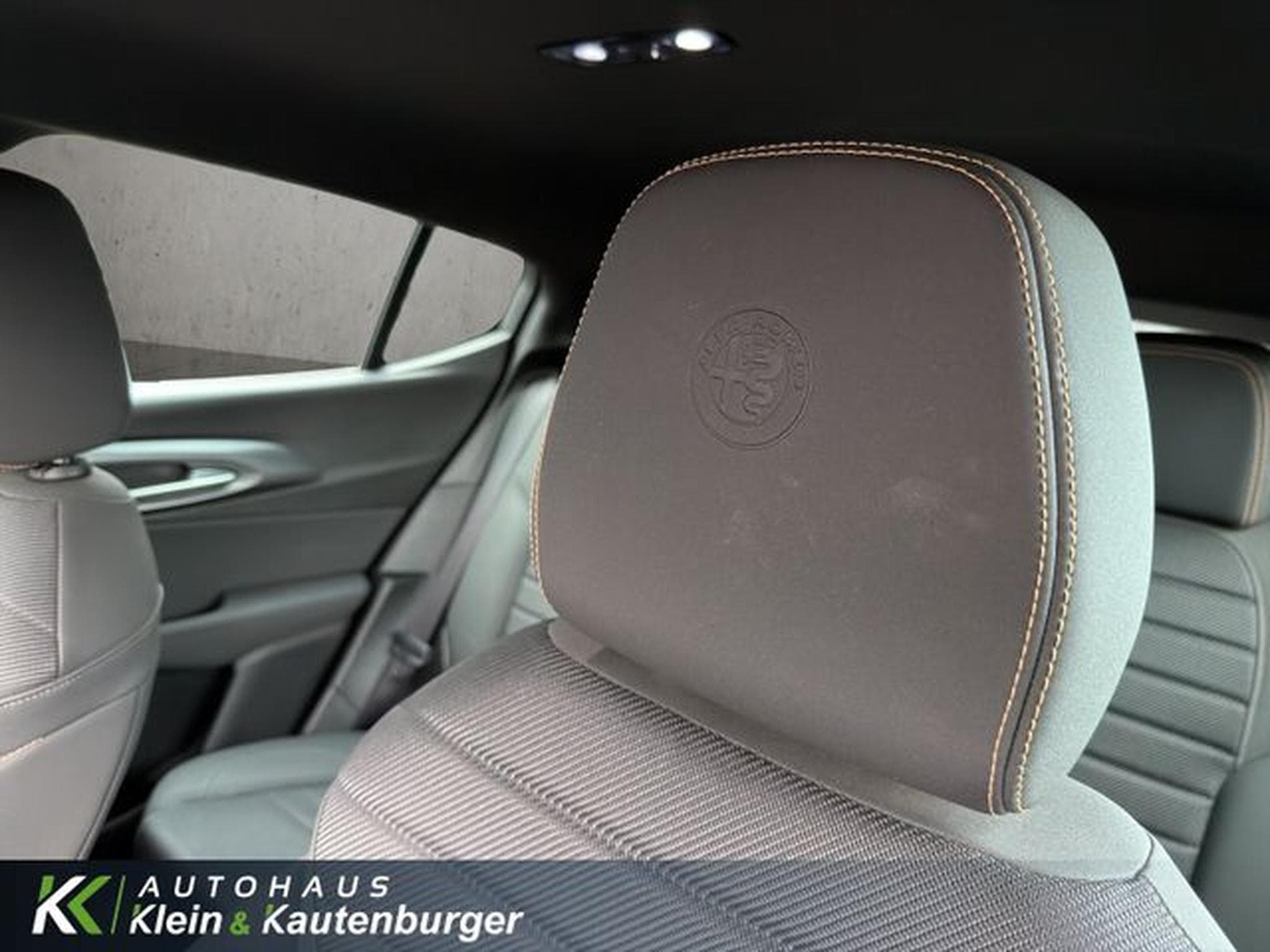 Alfa-Romeo Tonale Tonale 1.3 Plug-In-Hybrid Ti +LED+KAMERA+CARPLAY (2023) - Photo 13