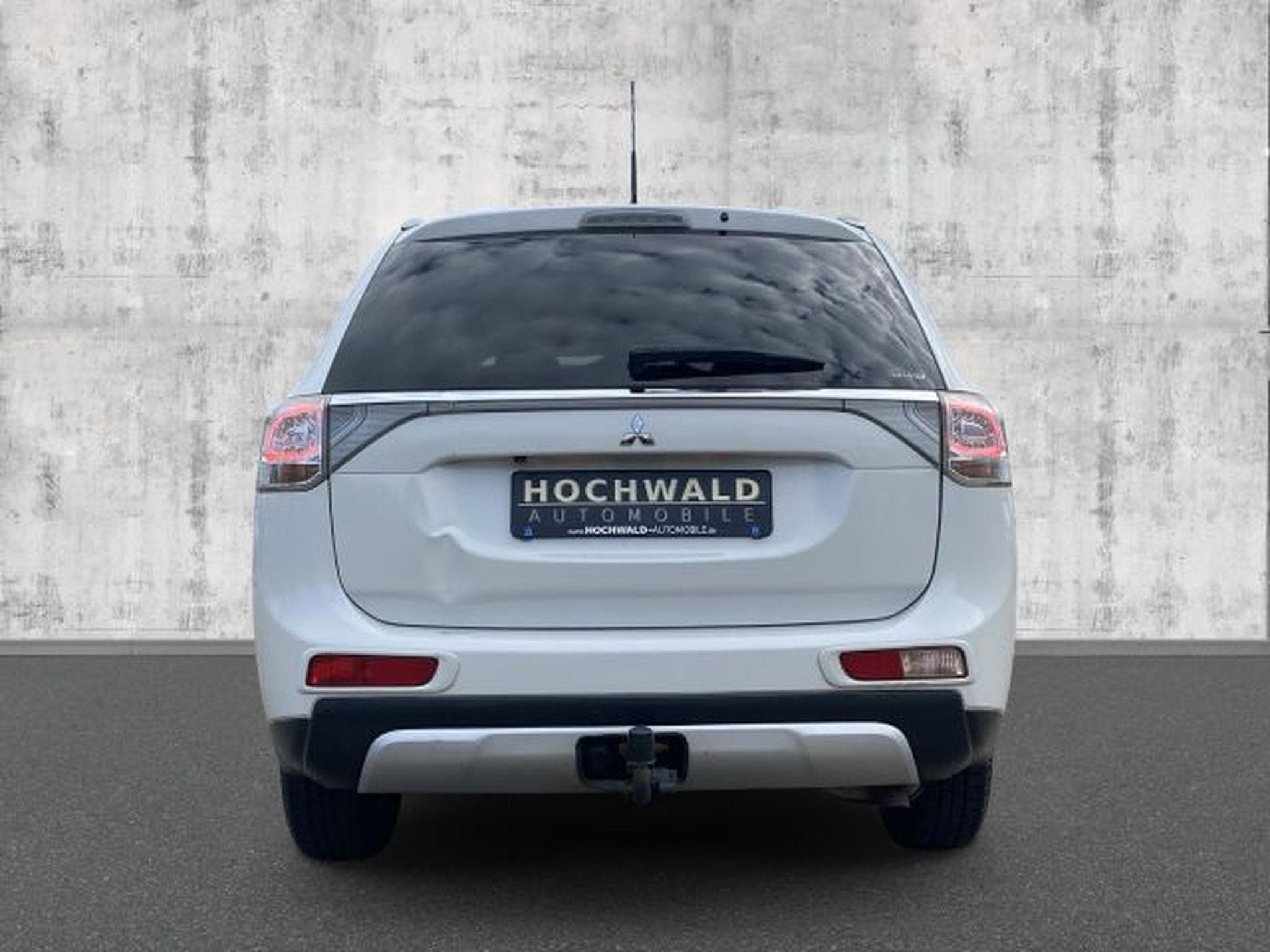 Mitsubishi Outlander Outlander 2.2 DI-D 4WD NAVI XENON GSHD 7-Sitzer (2015) - Photo 4