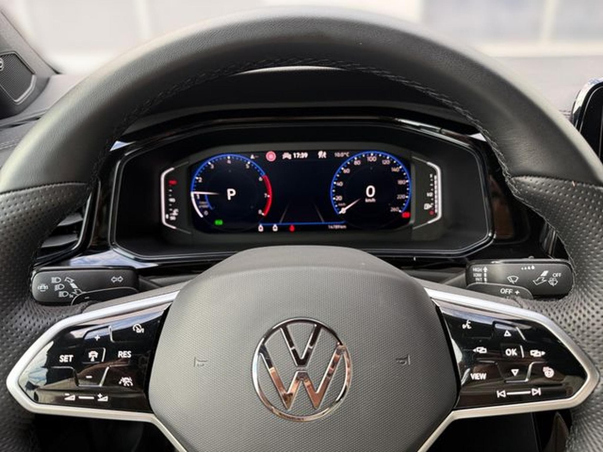 VW T-Roc T-Roc Edition Grey (2023) - Photo 10