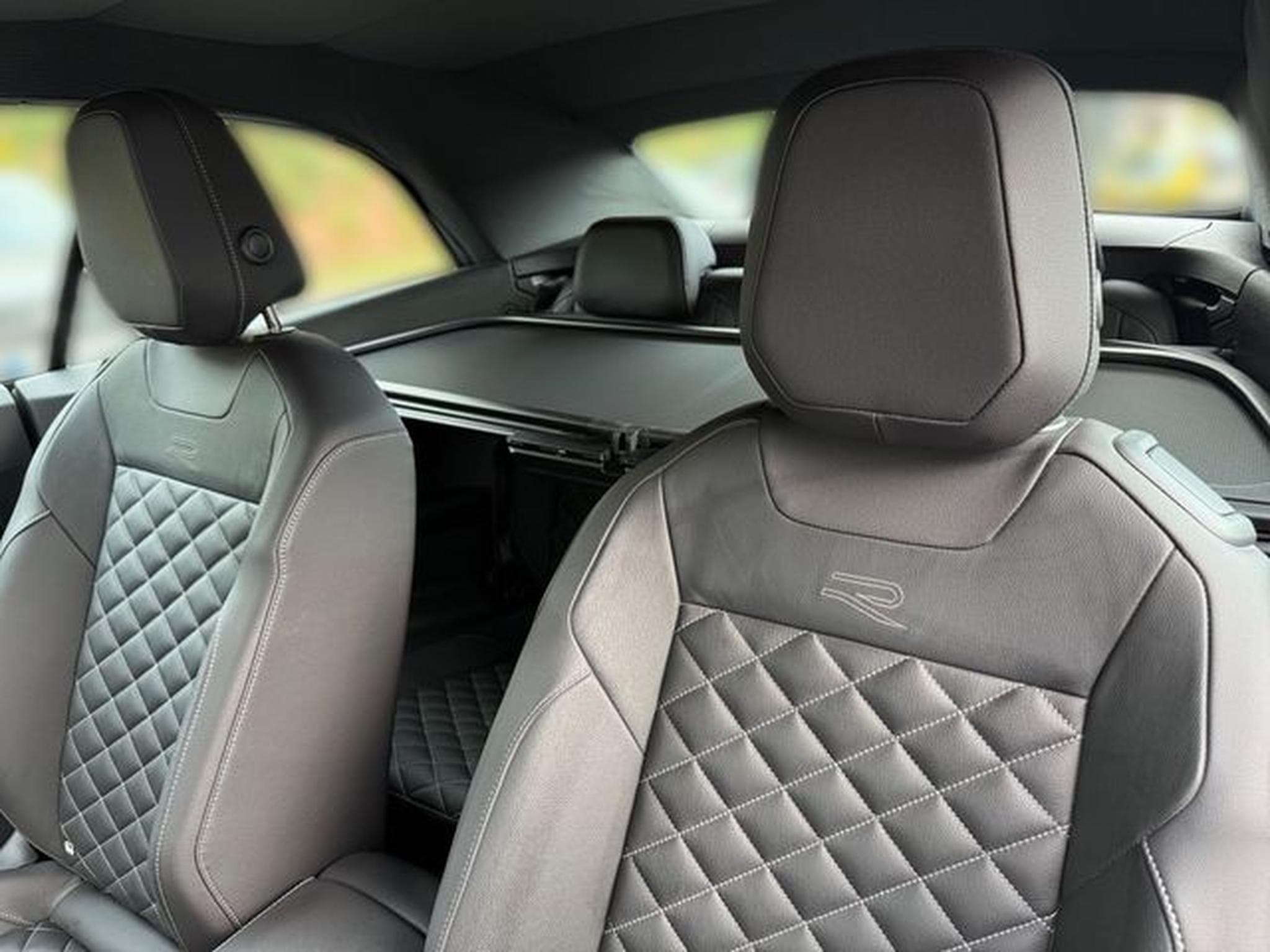 VW T-Roc T-Roc Edition Grey (2023) - Photo 12