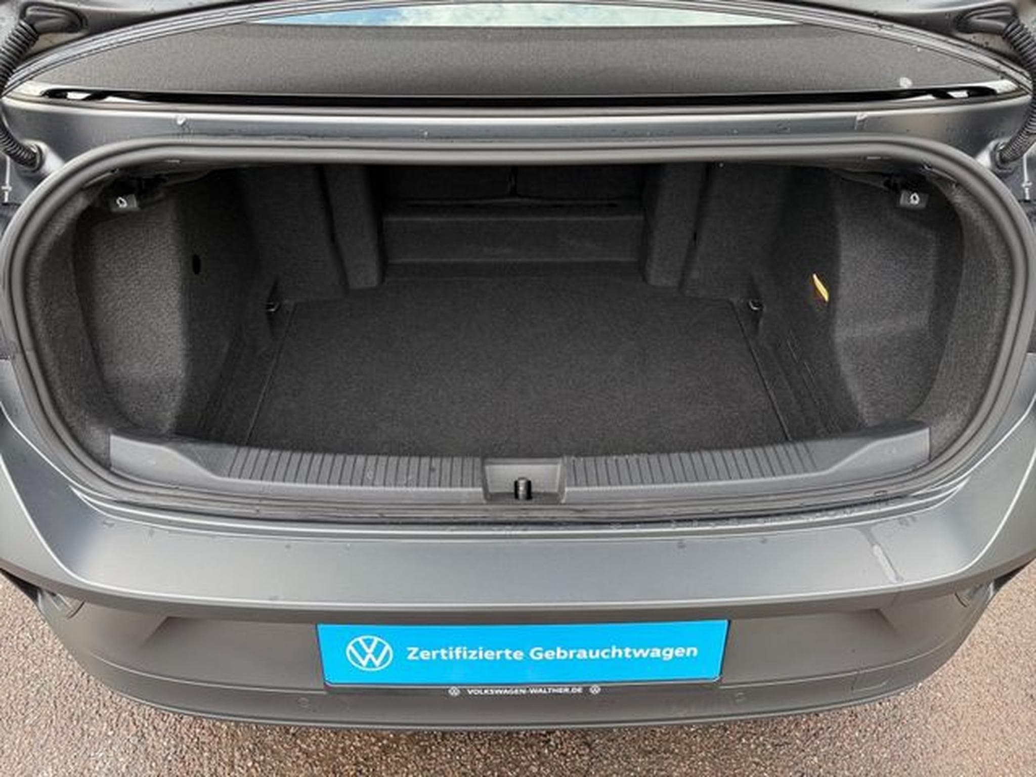 VW T-Roc T-Roc Edition Grey (2023) - Photo 14