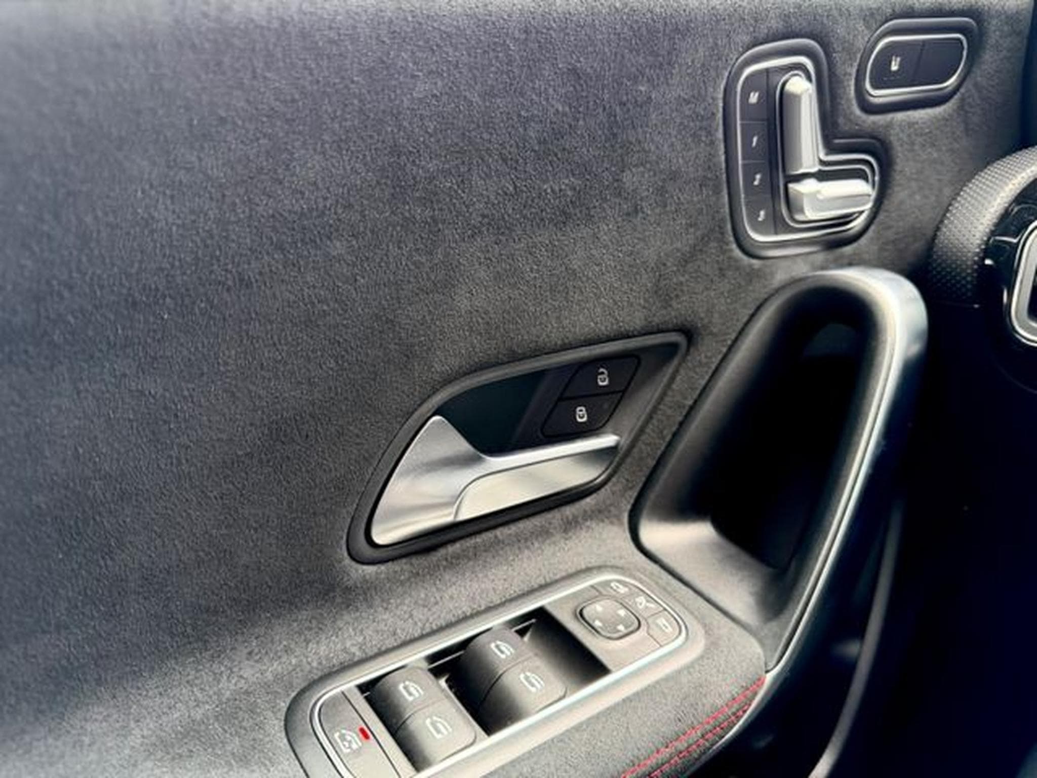 Mercedes A 220 A 220 4Matic Amg Line /NAVI/LED/CAM/BURM/1.HAND/ (2019) - Photo 17