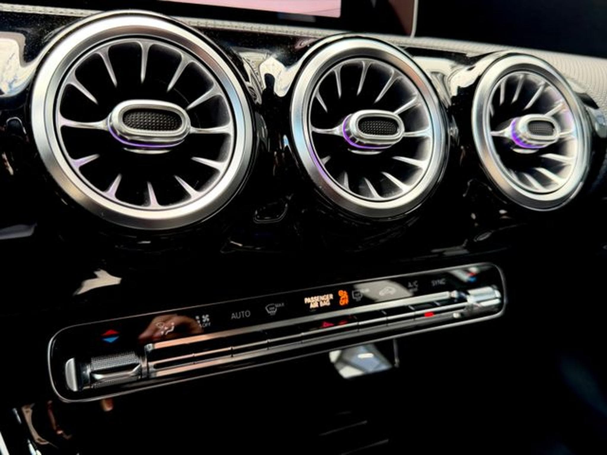 Mercedes A 220 A 220 4Matic Amg Line /NAVI/LED/CAM/BURM/1.HAND/ (2019) - Photo 21