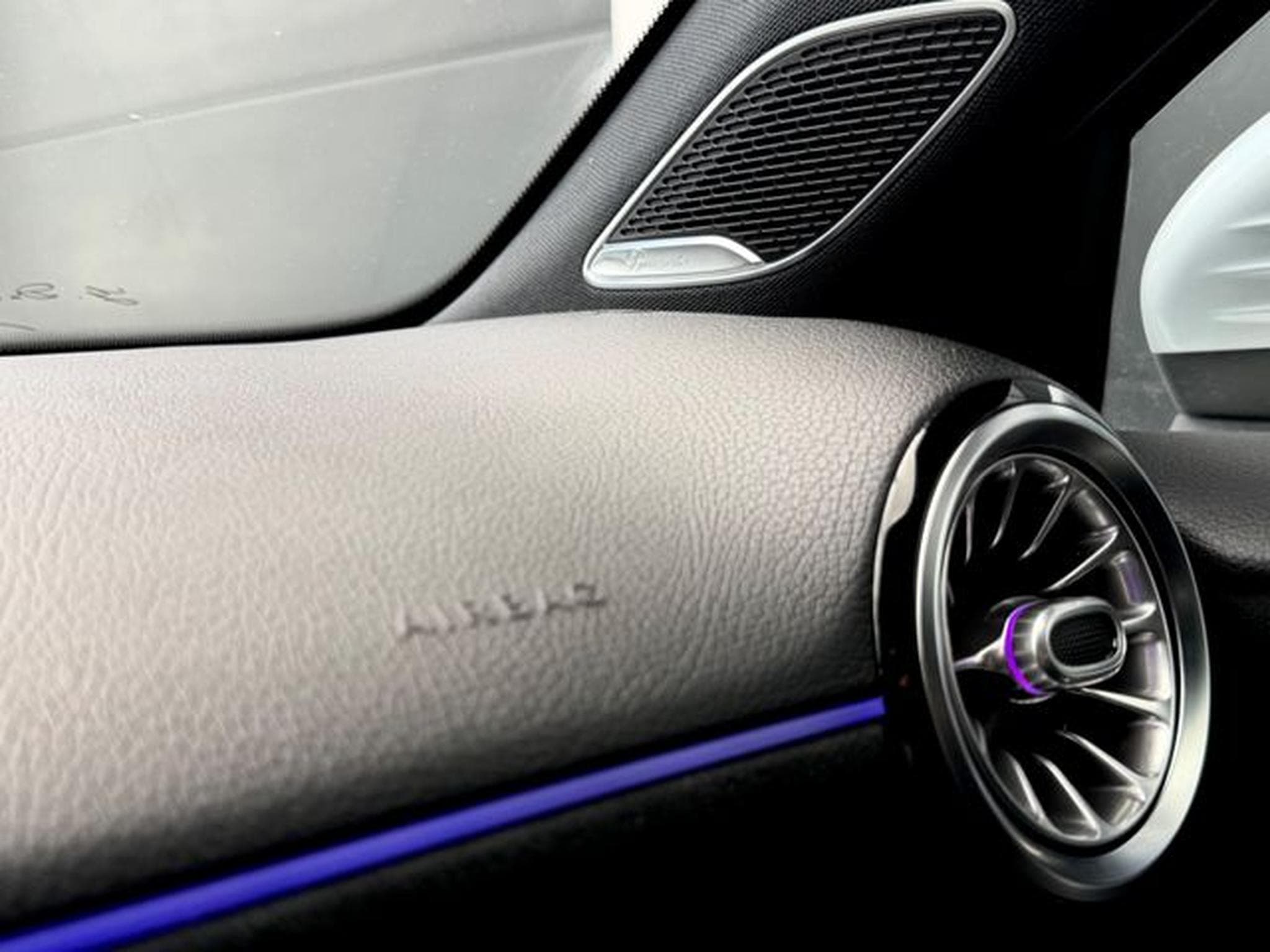 Mercedes A 220 A 220 4Matic Amg Line /NAVI/LED/CAM/BURM/1.HAND/ (2019) - Photo 22