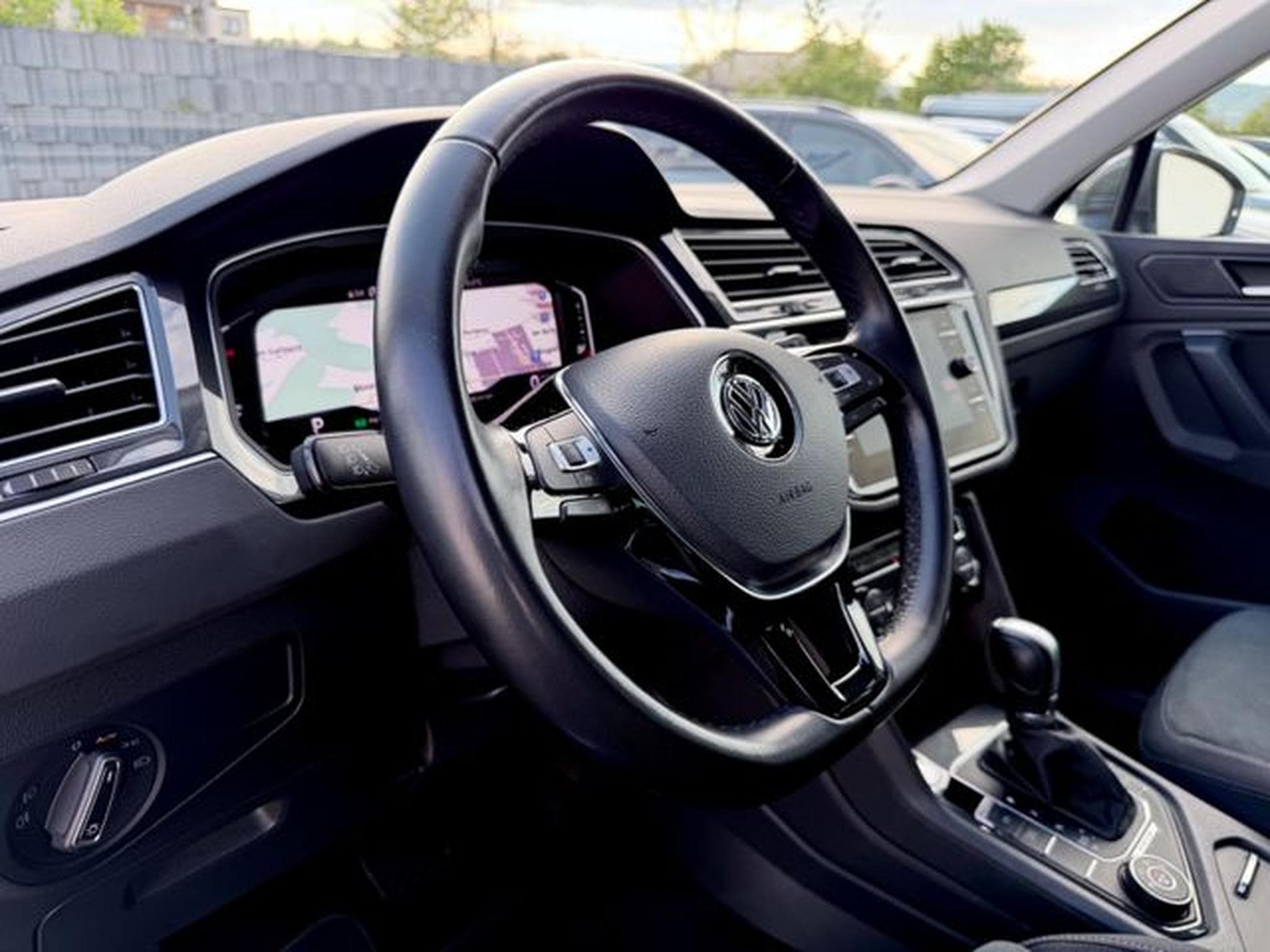 VW Tiguan Tiguan R line 2.0 TDI DSG 4Motion /NAVI/LED (2019) - Photo 10