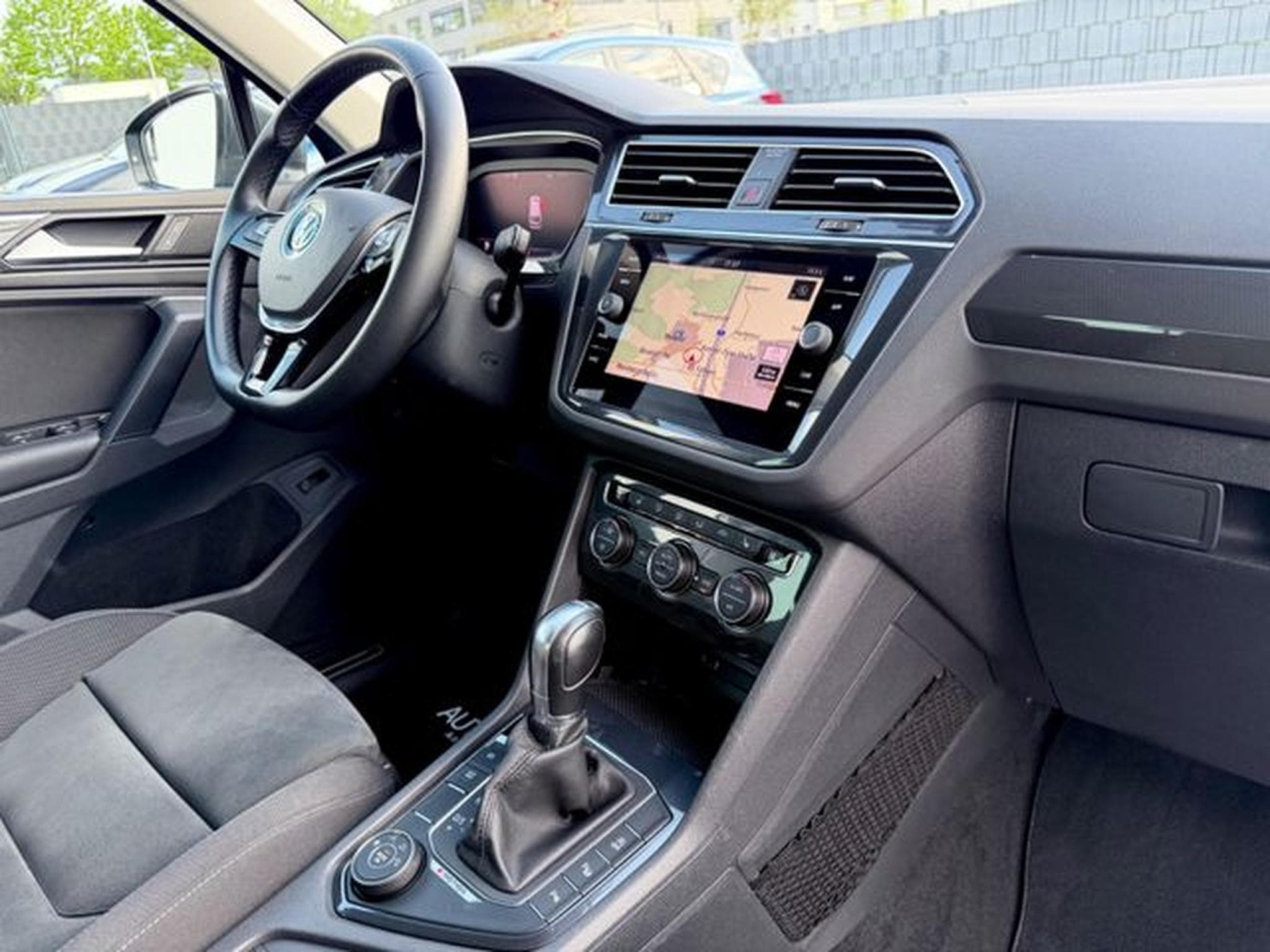 VW Tiguan Tiguan R line 2.0 TDI DSG 4Motion /NAVI/LED (2019) - Photo 12