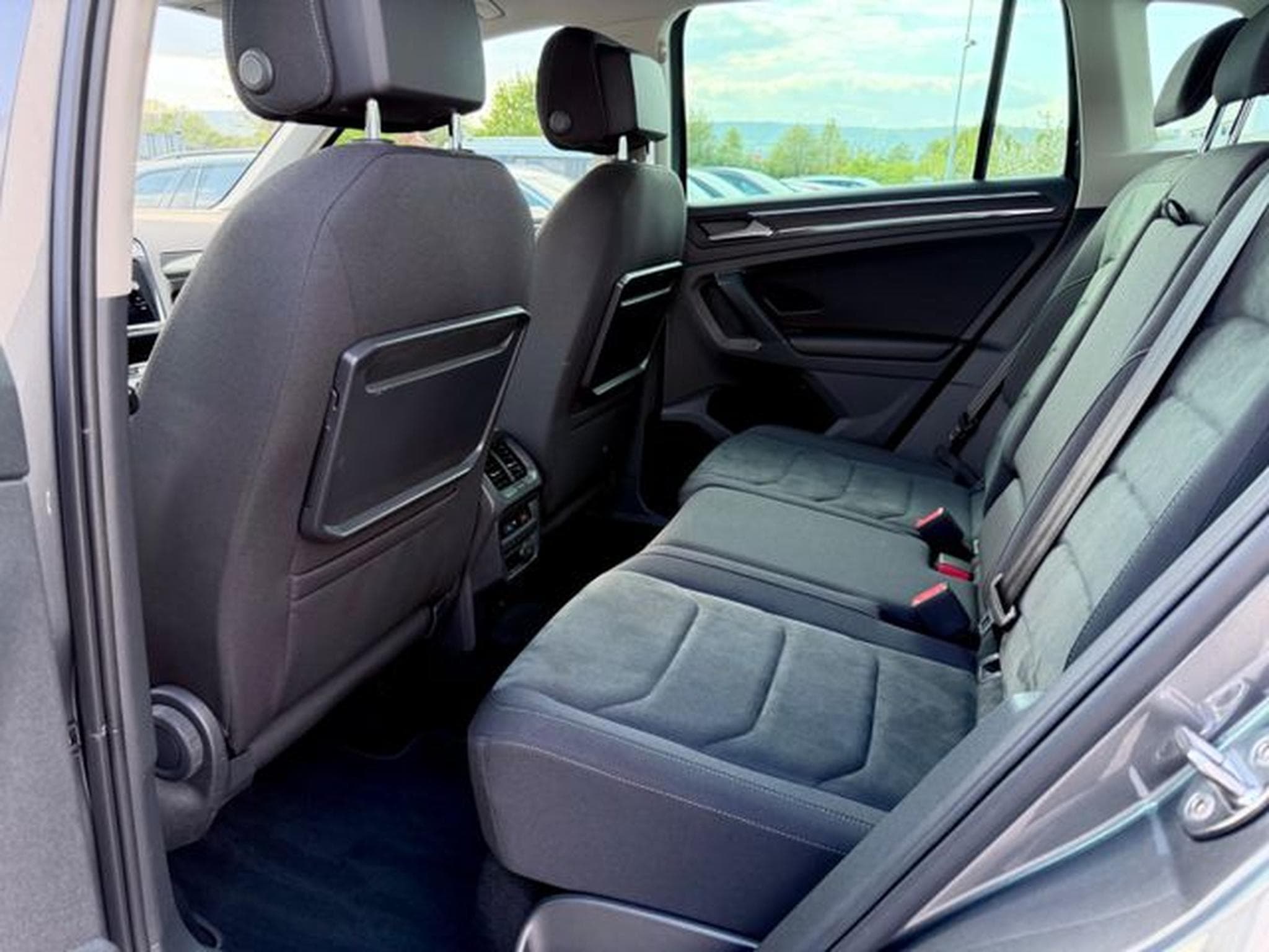 VW Tiguan Tiguan R line 2.0 TDI DSG 4Motion /NAVI/LED (2019) - Photo 14