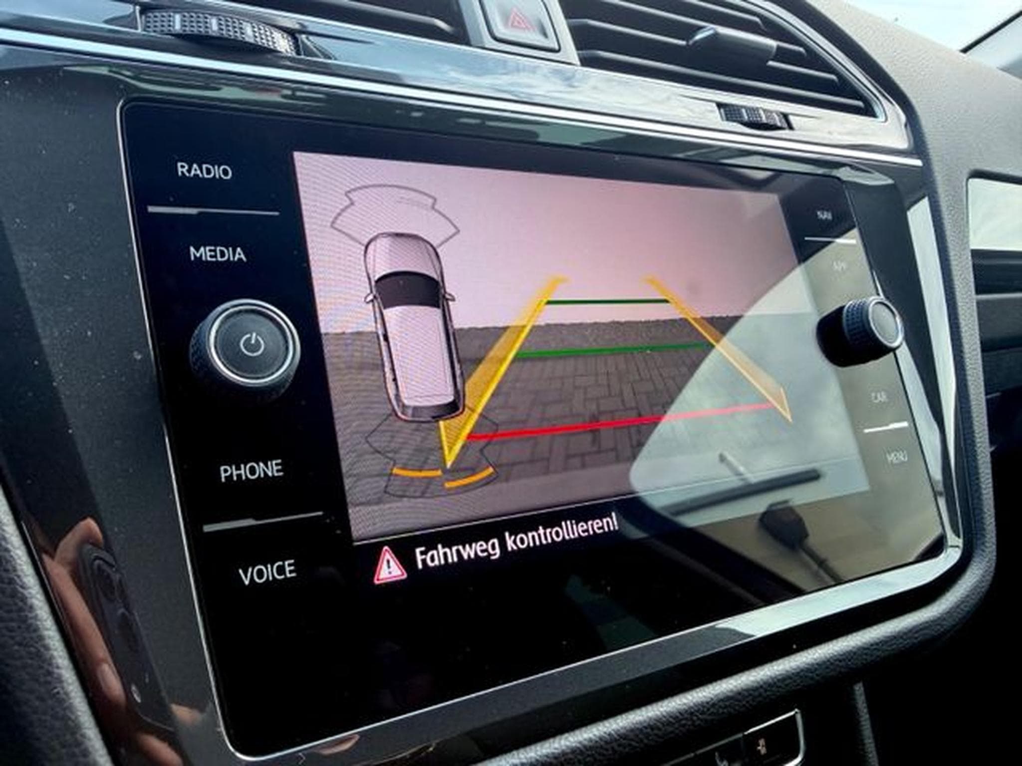 VW Tiguan Tiguan R line 2.0 TDI DSG 4Motion /NAVI/LED (2019) - Photo 16