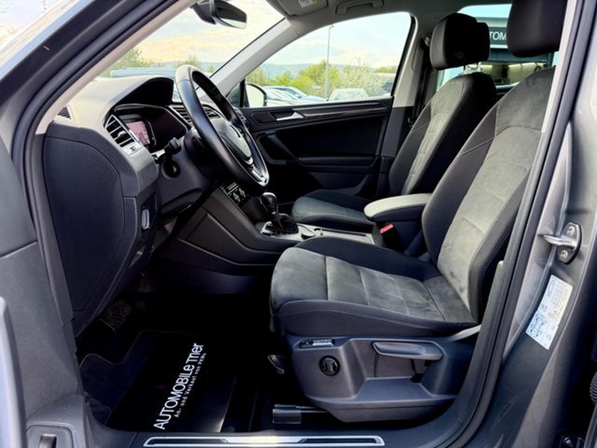 VW Tiguan Tiguan R line 2.0 TDI DSG 4Motion /NAVI/LED (2019) - Photo 9