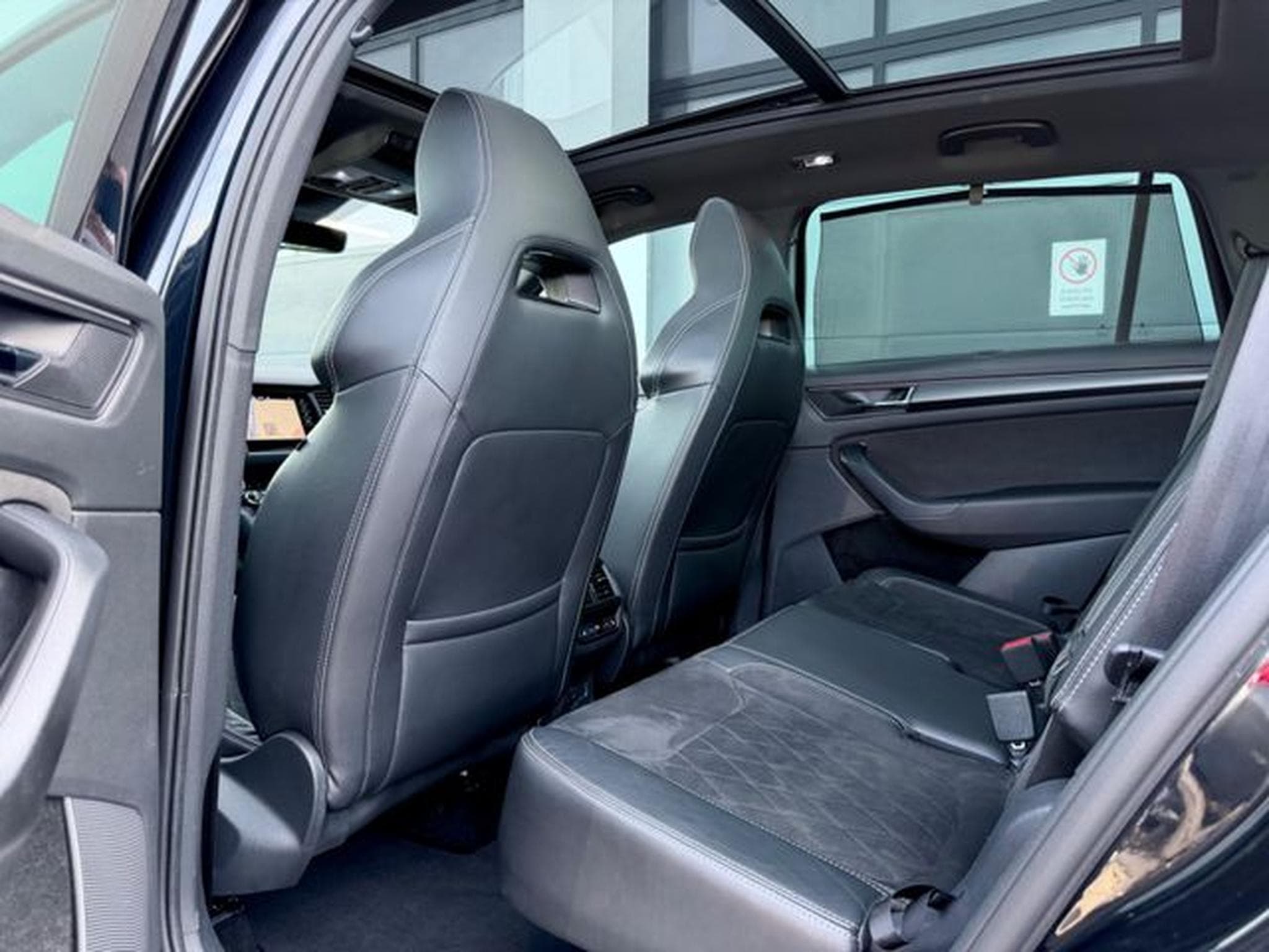 Skoda Kodiaq Kodiaq Sportline 2.0 TDI DSG 4x4 /7.SITZER/AHK/ (2021) - Foto 13