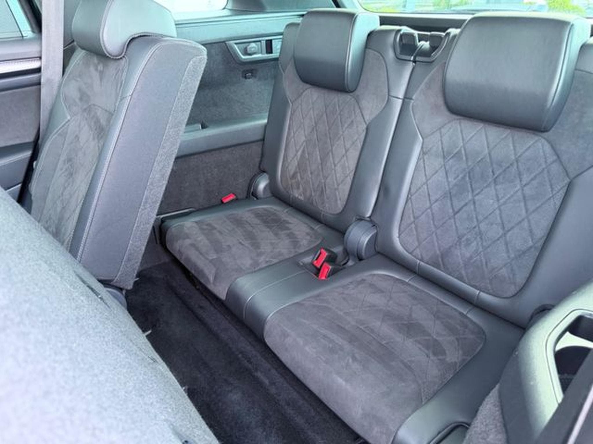 Skoda Kodiaq Kodiaq Sportline 2.0 TDI DSG 4x4 /7.SITZER/AHK/ (2021) - Foto 14