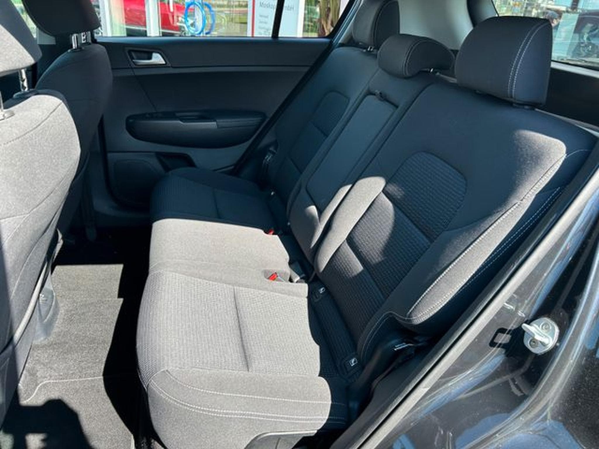 Kia Sportage Sportage 1,6T-GDI DCT Vision 4WD Navi AHK 1.Hand (2017) - Photo 11