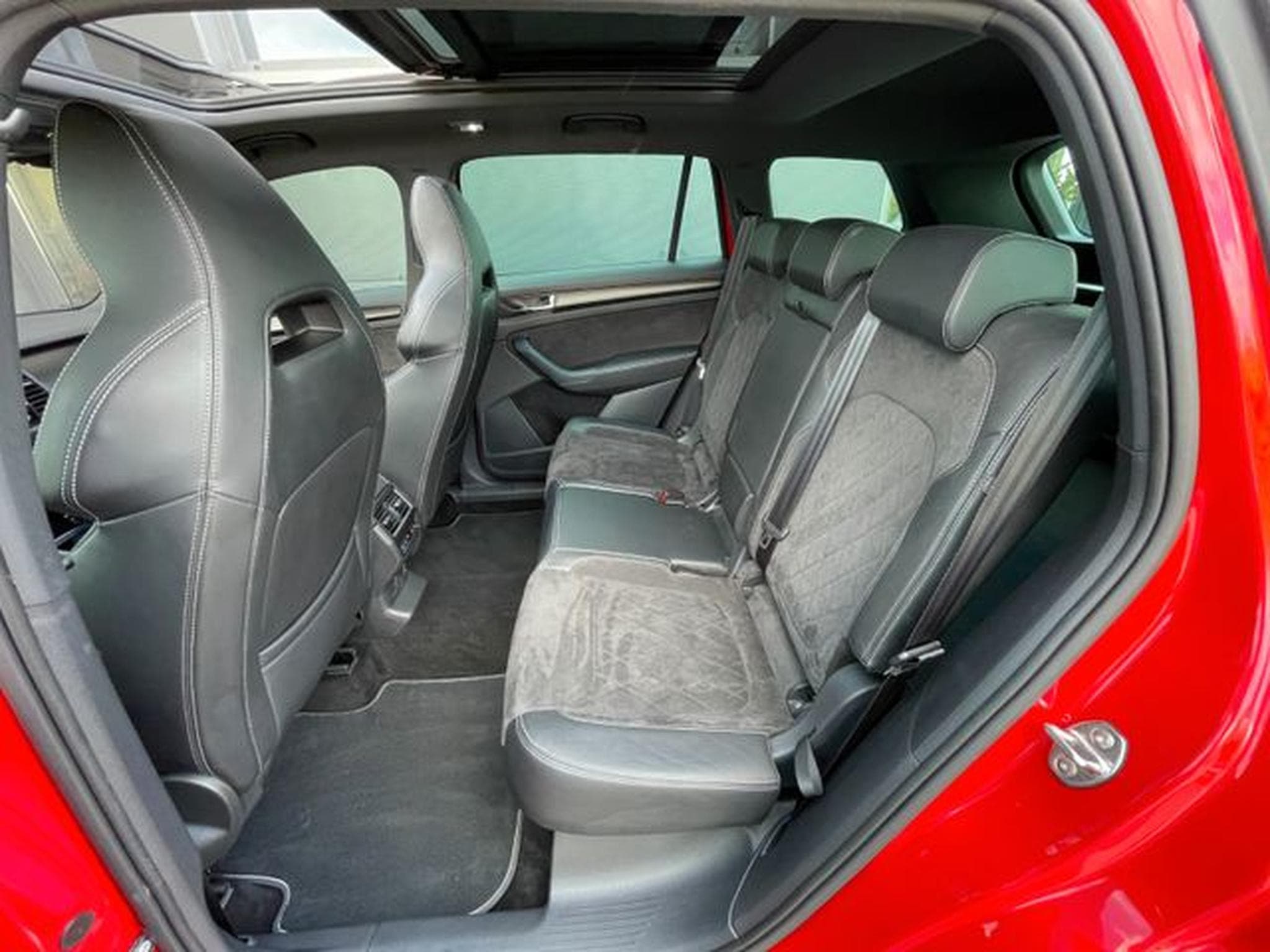 Skoda Kodiaq Kodiaq 2,0TDi Sportline 4x4 20" Pano 360° Memory (2020) - Photo 12