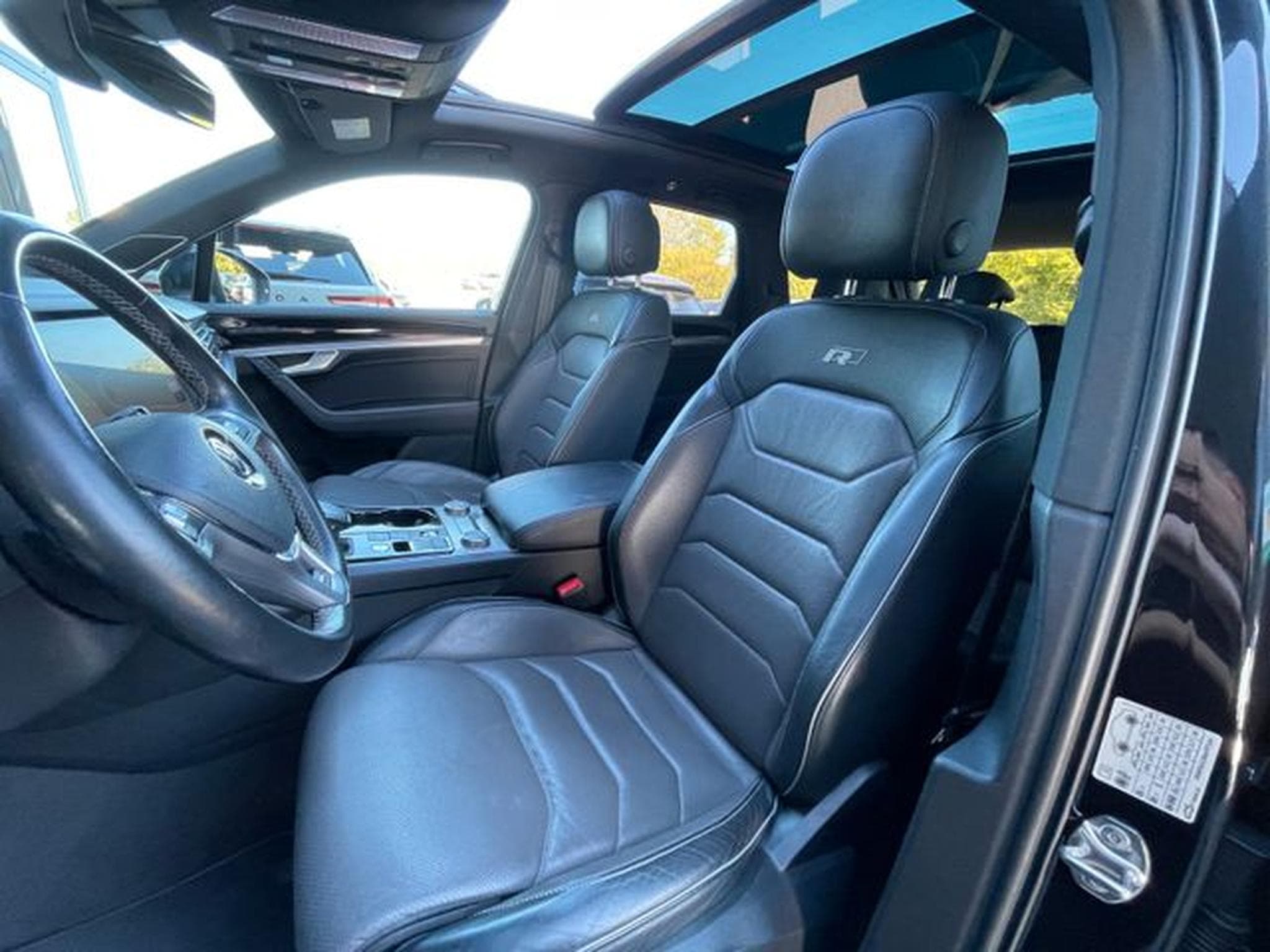 VW Touareg Touareg  3,0TDi R-Line STandhz Pano Luft AHK IQ (2020) - Photo 11