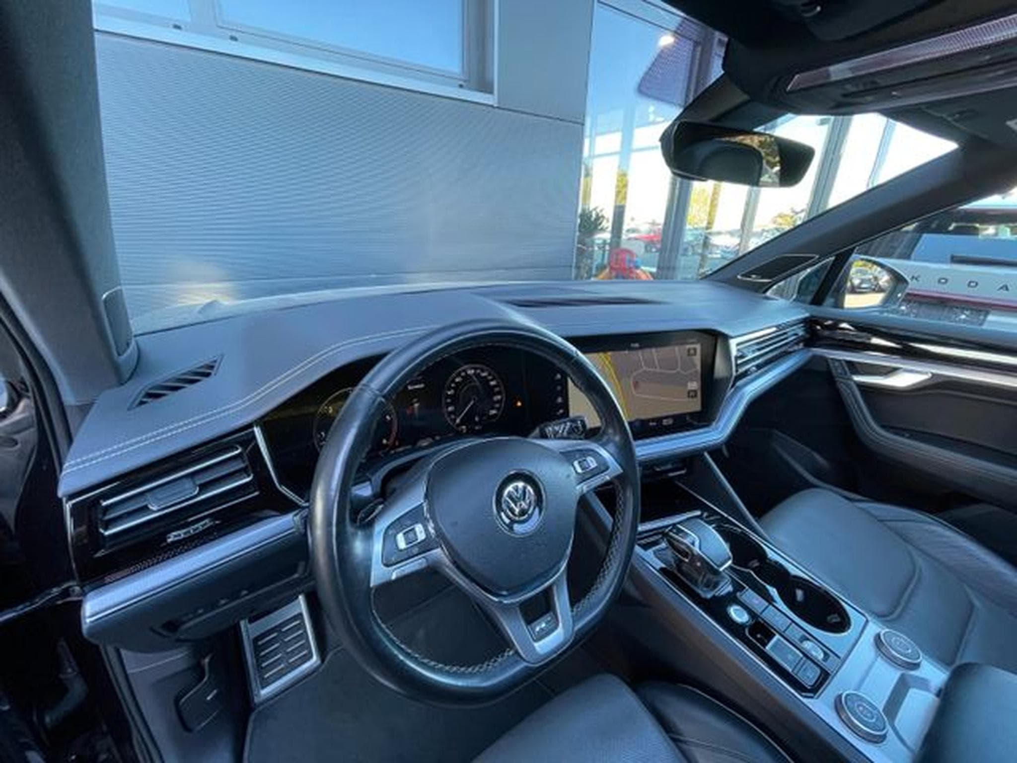 VW Touareg Touareg  3,0TDi R-Line STandhz Pano Luft AHK IQ (2020) - Photo 12