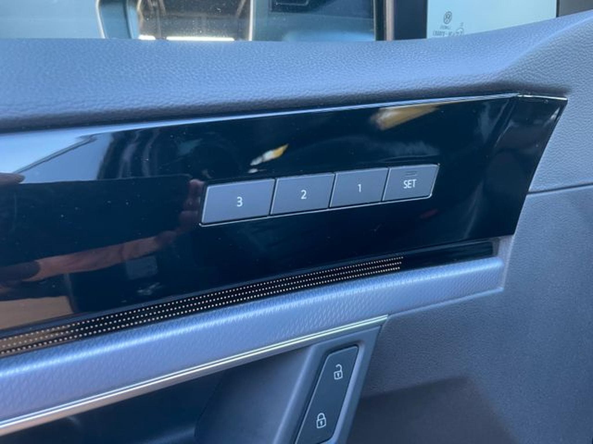 VW Touareg Touareg  3,0TDi R-Line STandhz Pano Luft AHK IQ (2020) - Photo 14