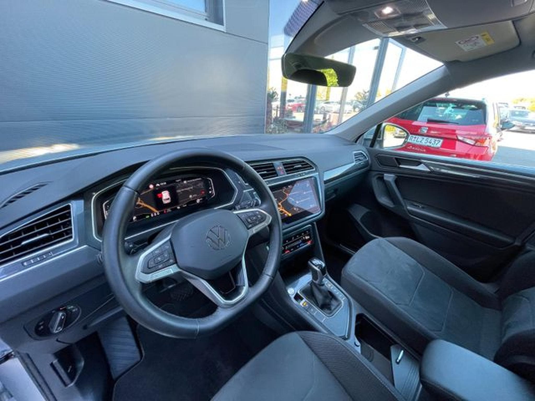 VW Tiguan Tiguan 1,4TSi Elegance eHybrid PlugIn AHK Key Ka (2022) - Photo 11