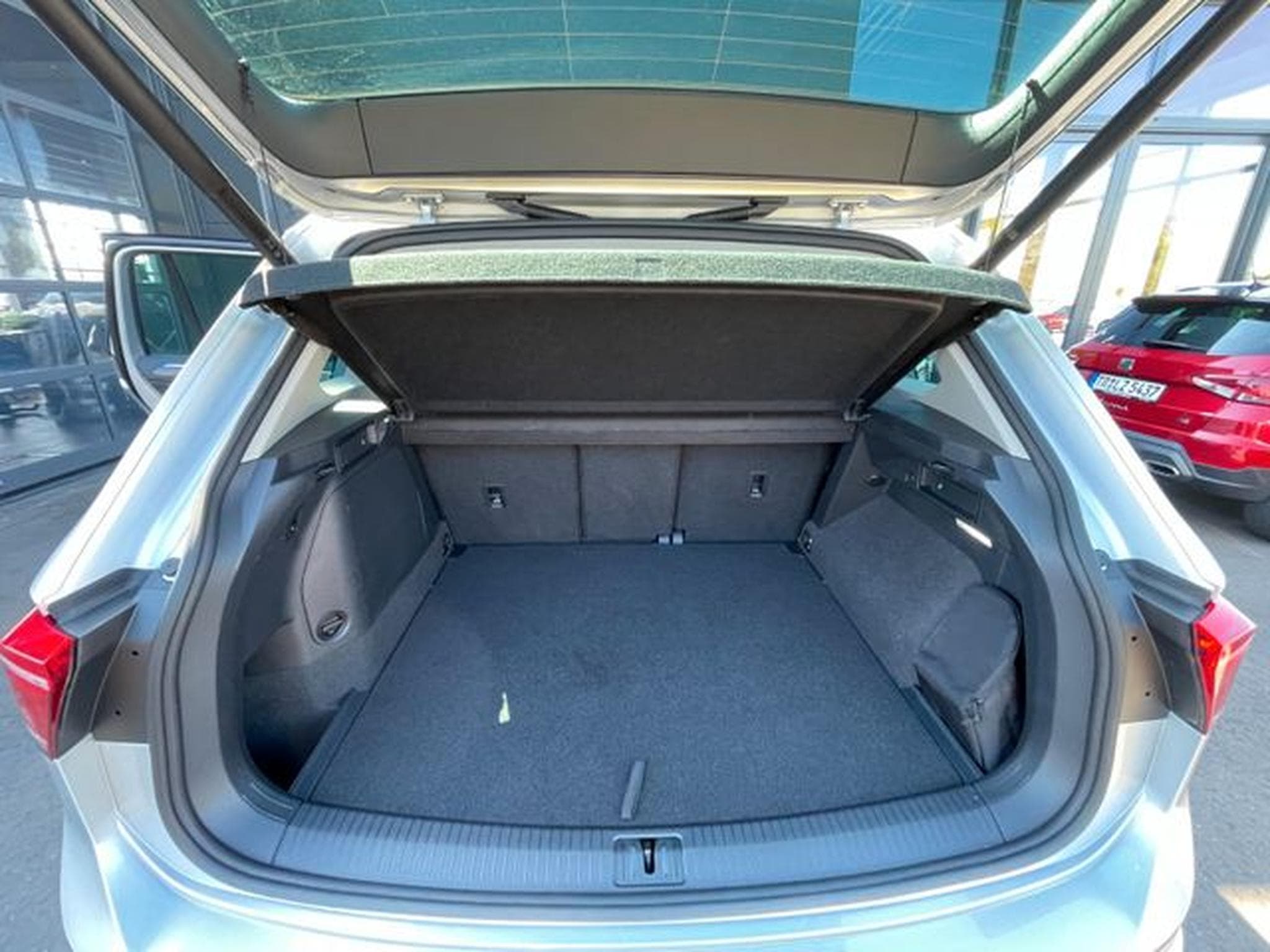 VW Tiguan Tiguan 1,4TSi Elegance eHybrid PlugIn AHK Key Ka (2022) - Photo 13