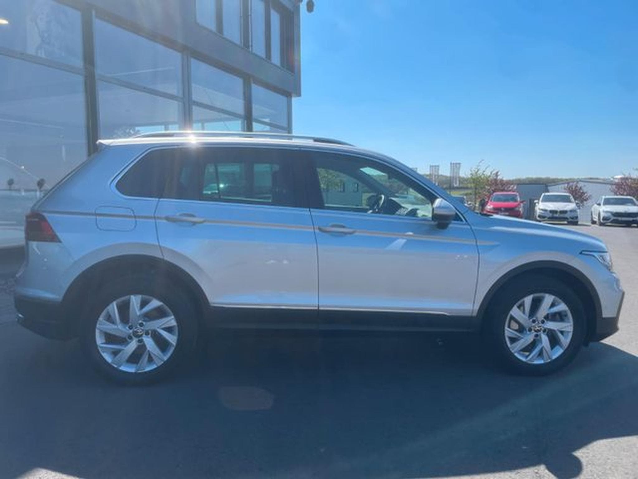 VW Tiguan Tiguan 1,4TSi Elegance eHybrid PlugIn AHK Key Ka (2022) - Photo 5