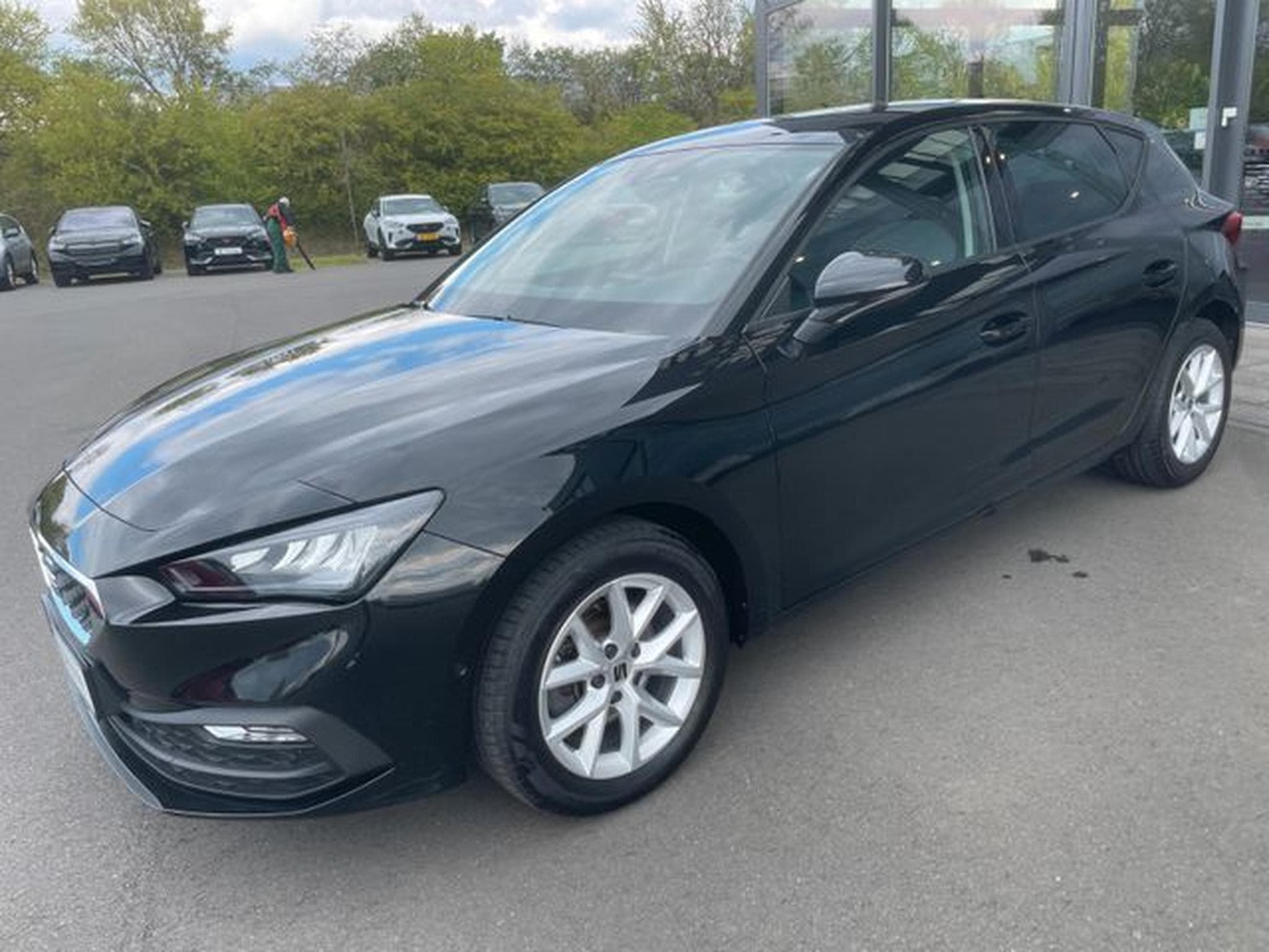 Seat Leon Leon 1,5TSi Schalter Style Virtual PDC Tempomat (2024) - Photo 1