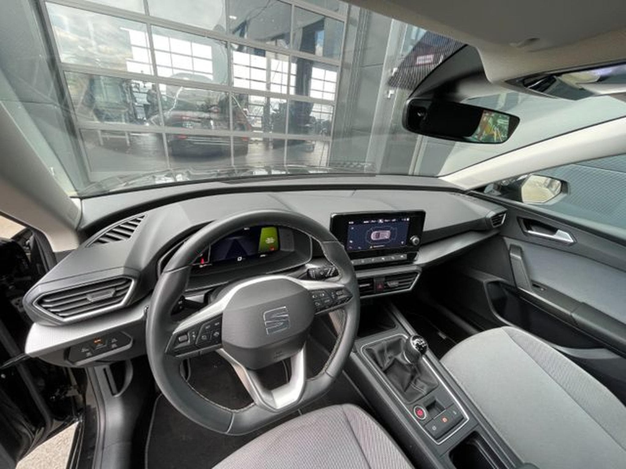 Seat Leon Leon 1,5TSi Schalter Style Virtual PDC Tempomat (2024) - Photo 10