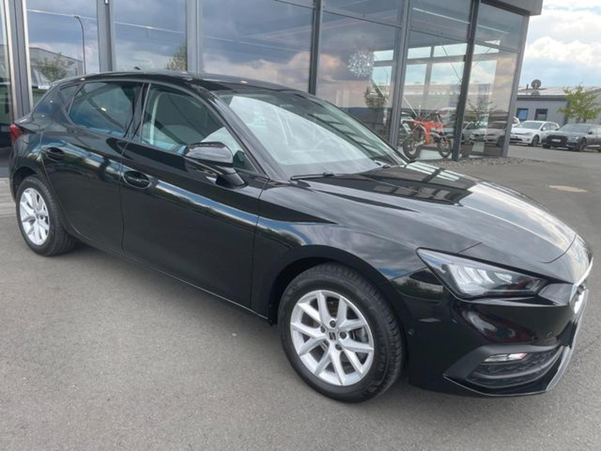 Seat Leon Leon 1,5TSi Schalter Style Virtual PDC Tempomat (2024) - Photo 3