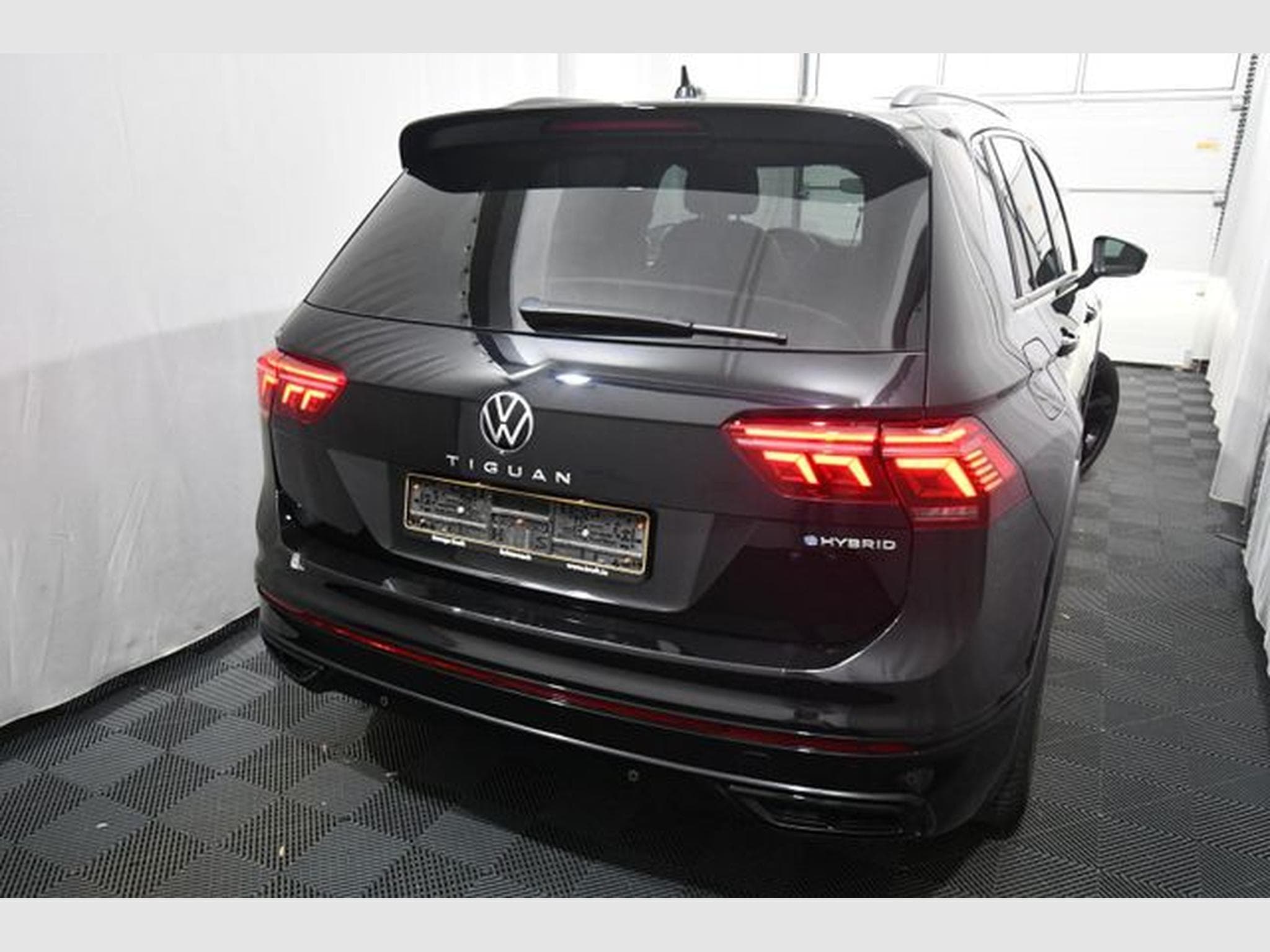 VW Tiguan Tiguan R-Line eHybrid, AHK, 2-f Pano., Leder, 19 (2022) - Foto 3