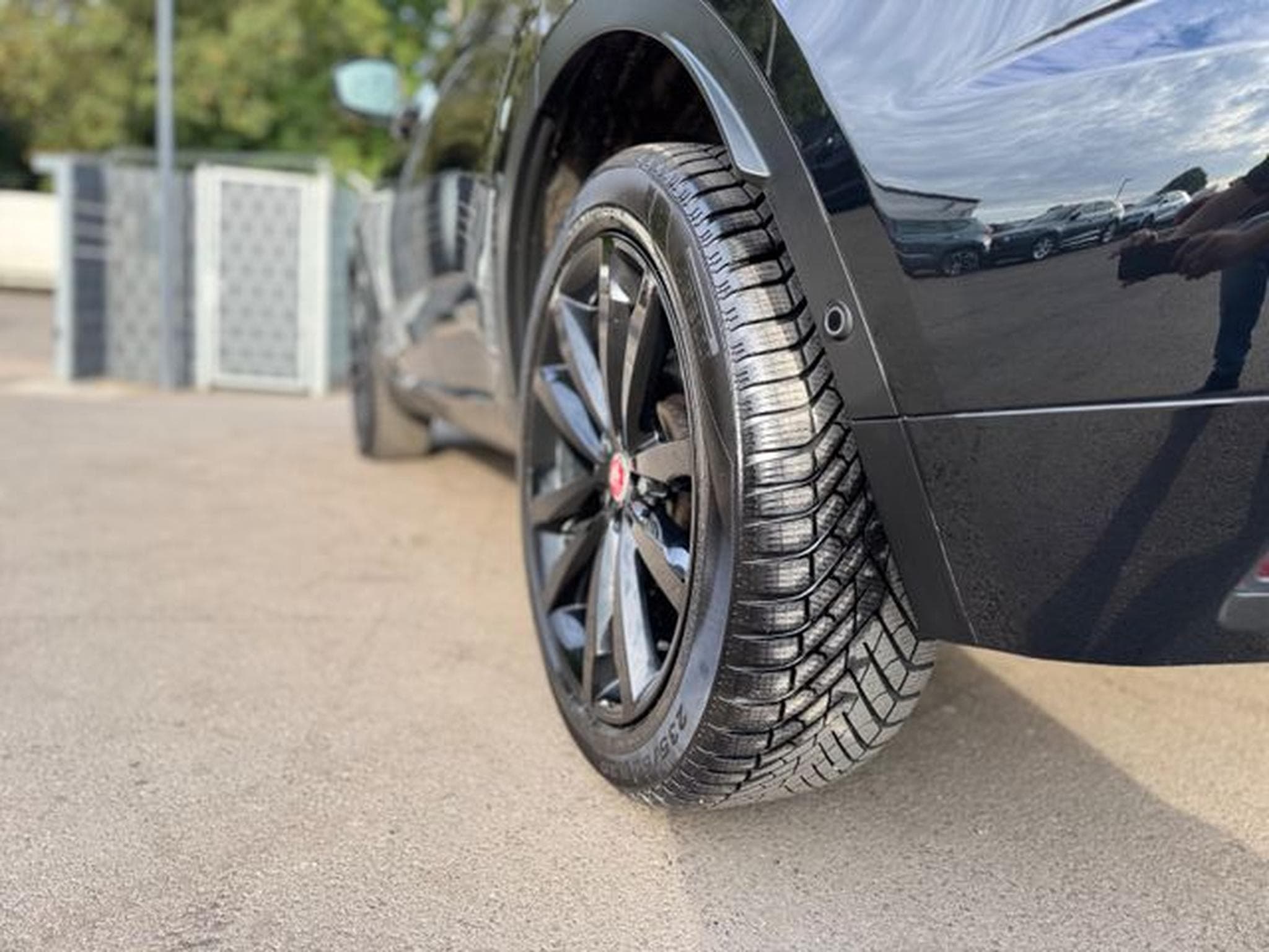 Jaguar E-Pace E-PACE R-DYNAMIC BLACK PAKET SE AWD*VOLL* (2021) - Photo 10