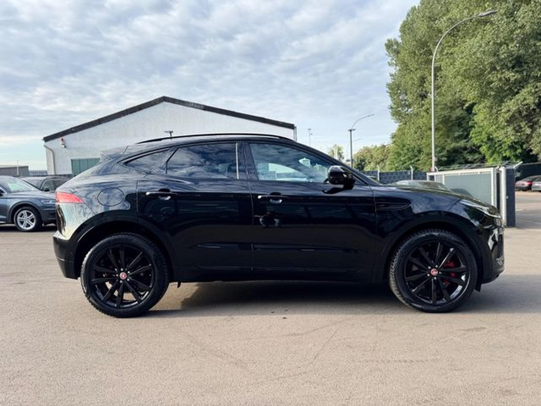 Jaguar E-Pace E-PACE R-DYNAMIC BLACK PAKET SE AWD*VOLL* (2021) - Photo 14