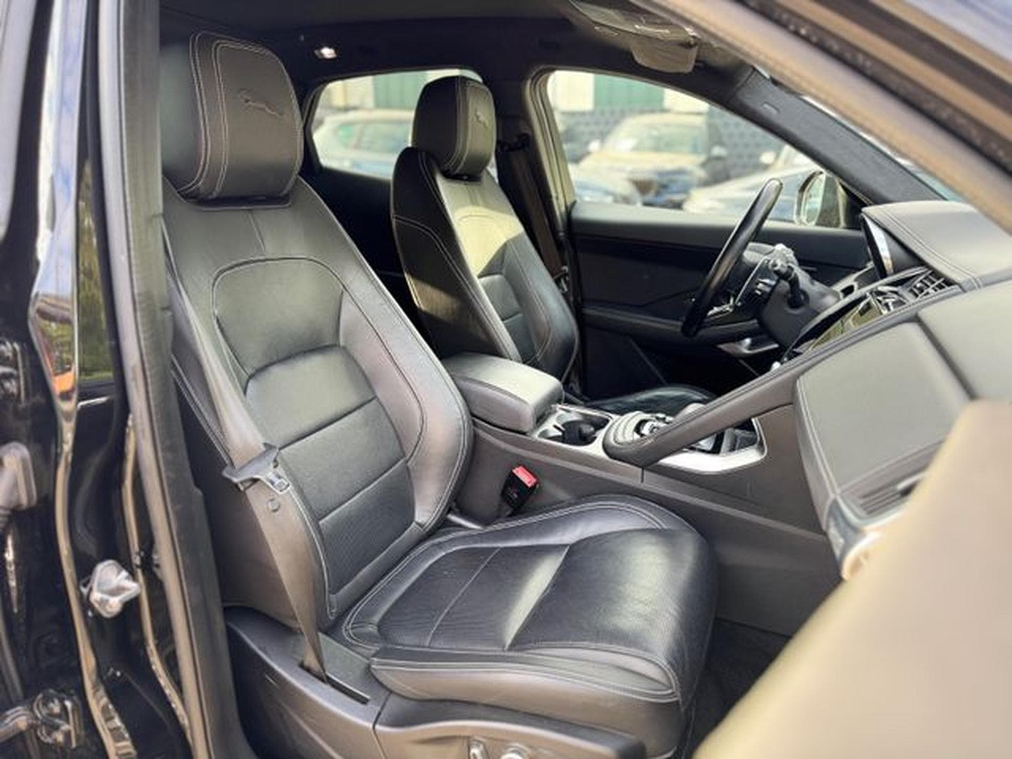 Jaguar E-Pace E-PACE R-DYNAMIC BLACK PAKET SE AWD*VOLL* (2021) - Photo 15