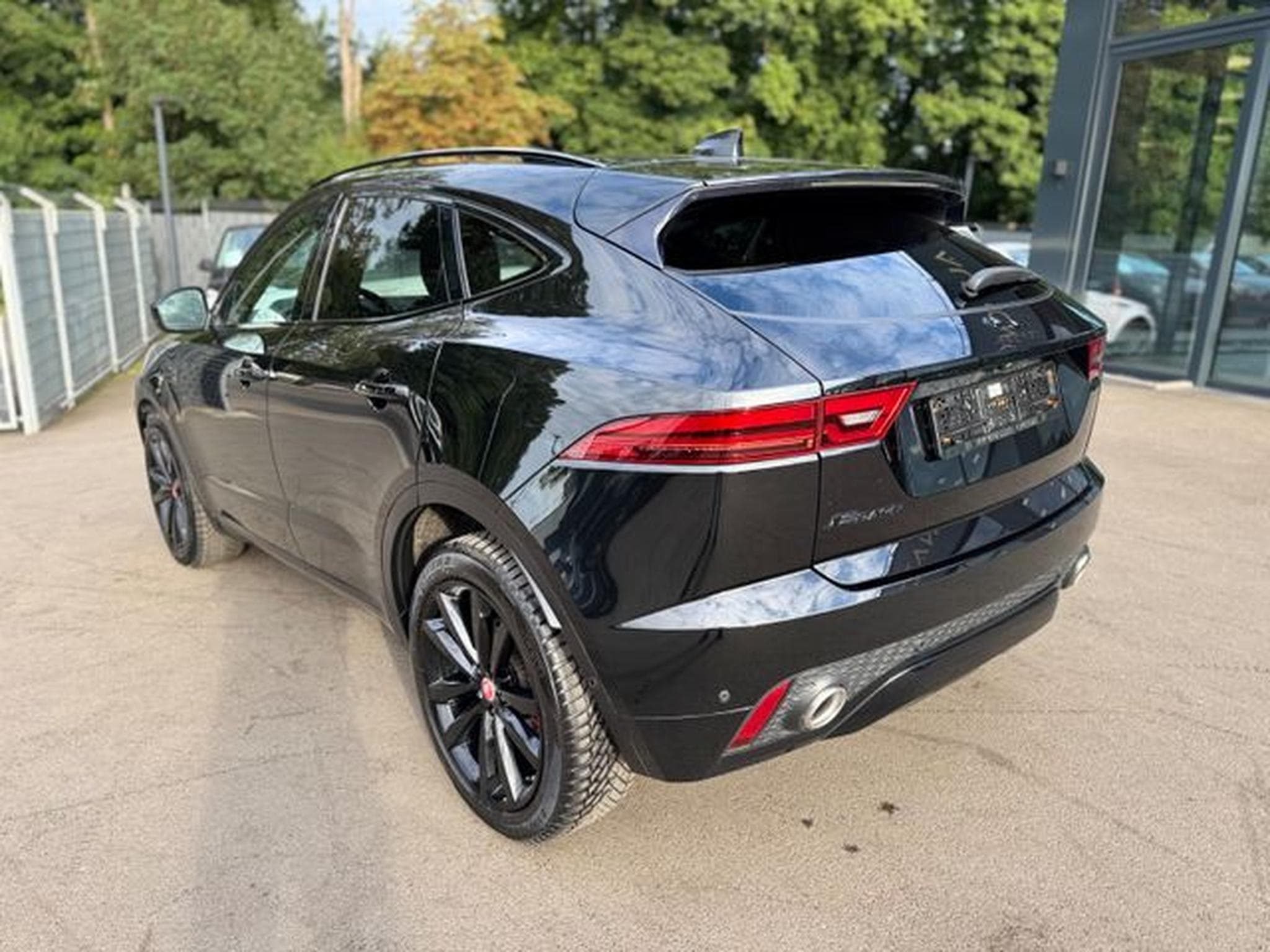 Jaguar E-Pace E-PACE R-DYNAMIC BLACK PAKET SE AWD*VOLL* (2021) - Photo 8