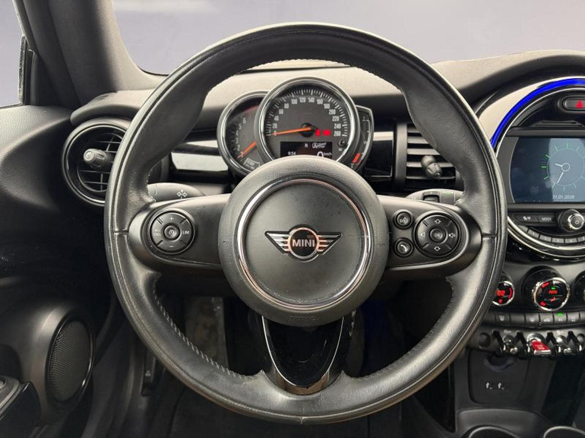 MINI Cooper Cooper Cabrio (2019) - Photo 12